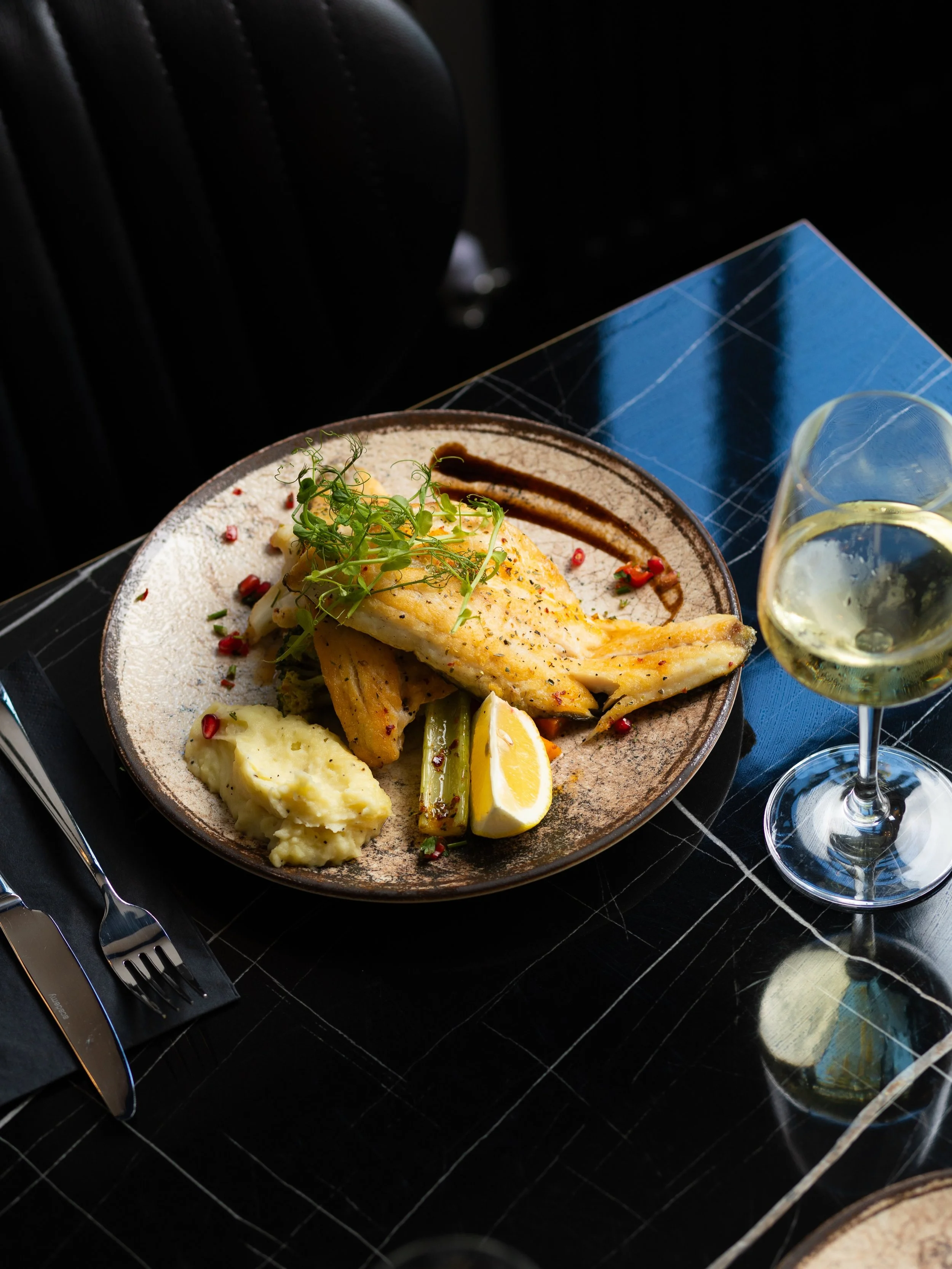 SEAFOOD IS ALWAYS A DELICIOUS ALTERNATIVE. 🐟✨

Our pan-fried Sea Bass Fillets are beautifully seasoned and cooked to perfection, served with a side of soft, creamy mashed potato for the ultimate comfort-food pairing.

Add a chilled glass of white wi
