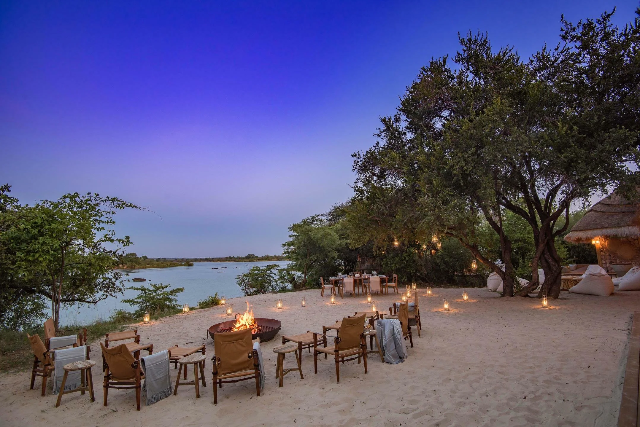 mpala-jena-fire-pit-on-the-banks-of-the-zambezi.e6fa8968.jpg