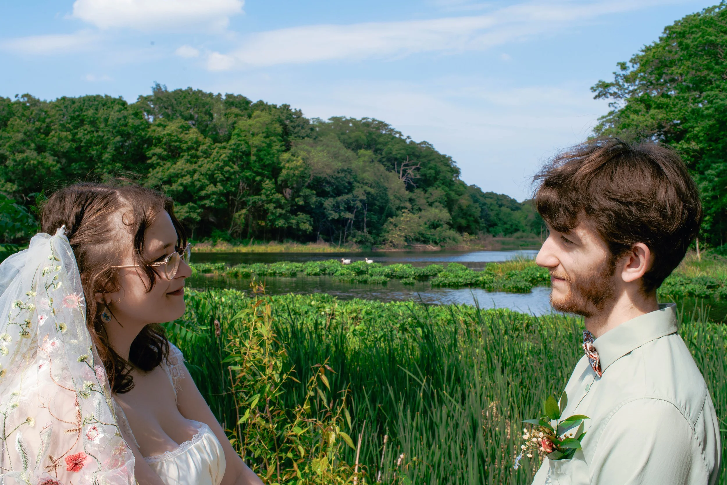 haley_lynn_wedding_pond-4.jpg