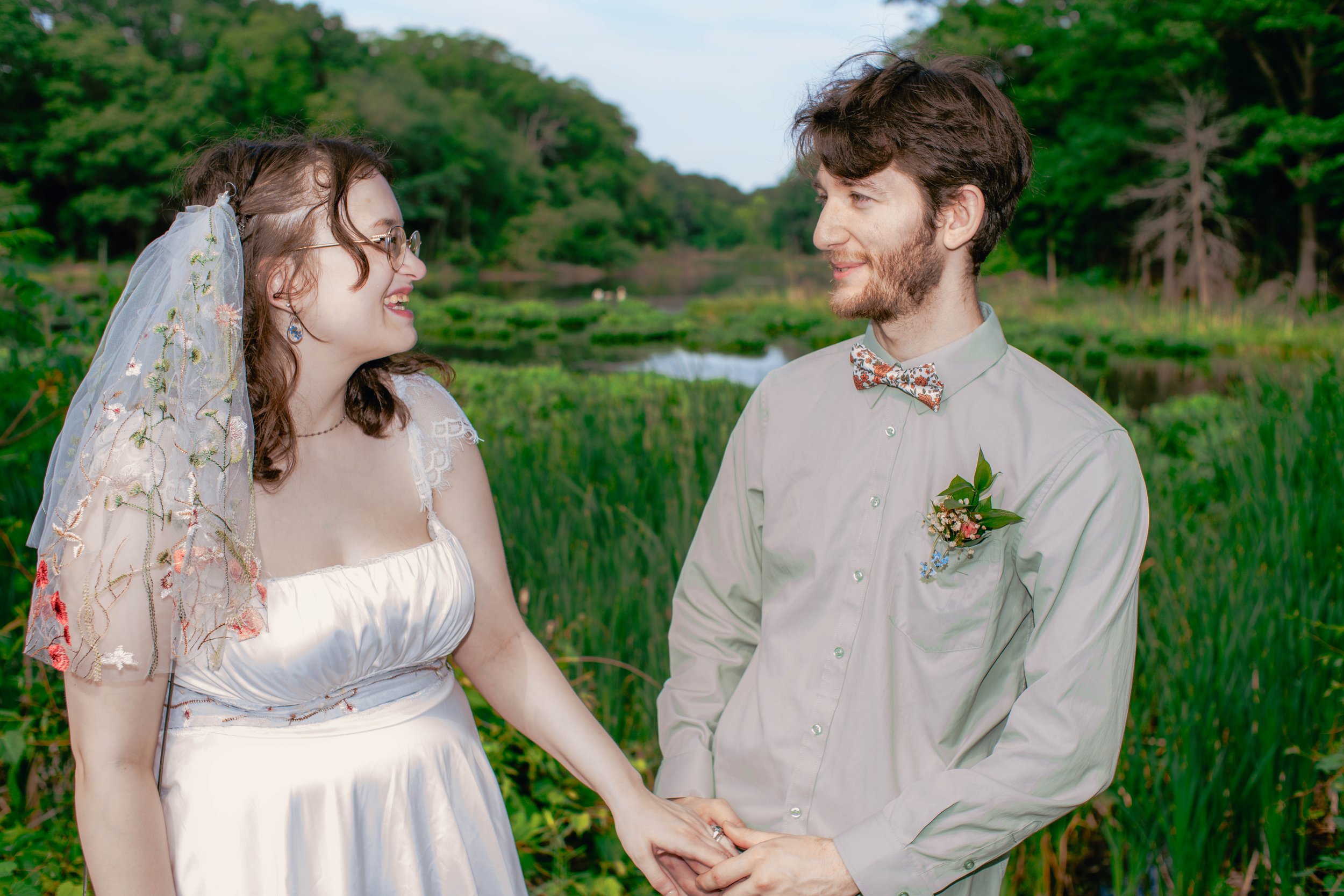 haley_lynn_wedding_pond-32.jpg