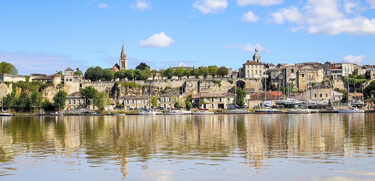 Bourg sur Gironde.jpg