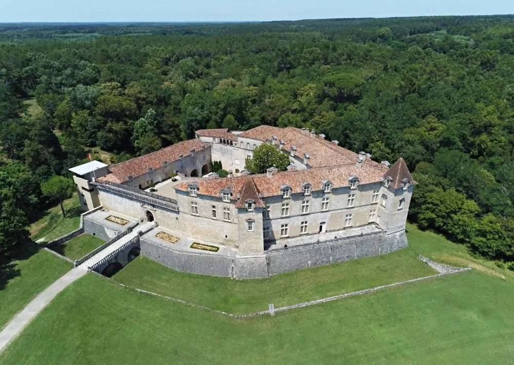 Chateau de Cazeneuve