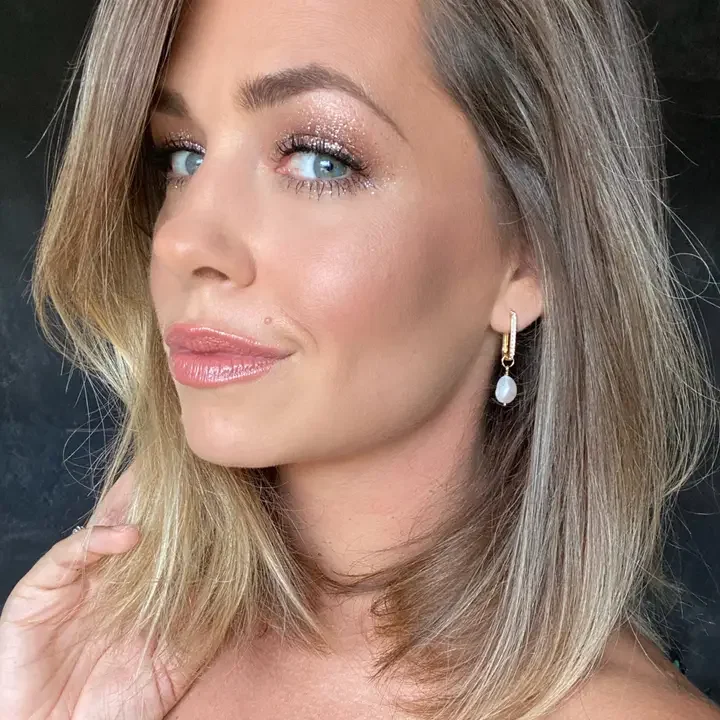 70b6608305e76acbdc1a3dcc9bd0a8e62bf7a27b997812ac7b5a0fb651490581.webp (Copy)