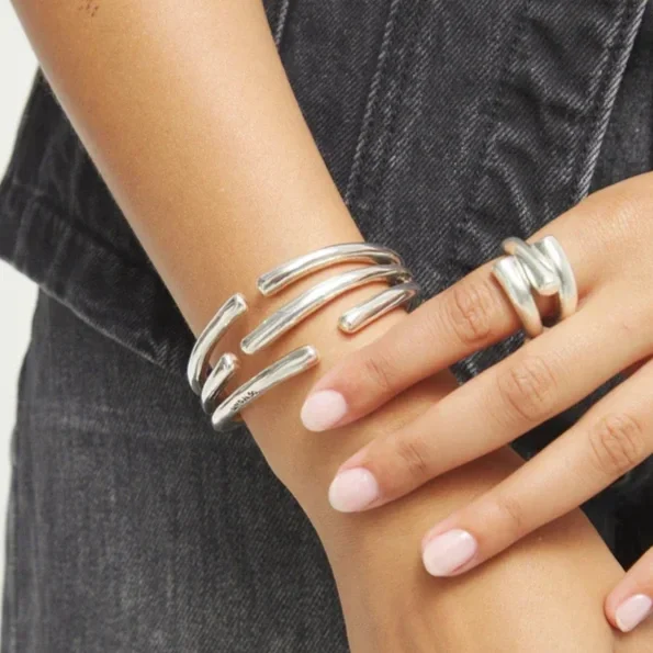 UNOde50 Roots Silver Plated Organic Shaped Bangle