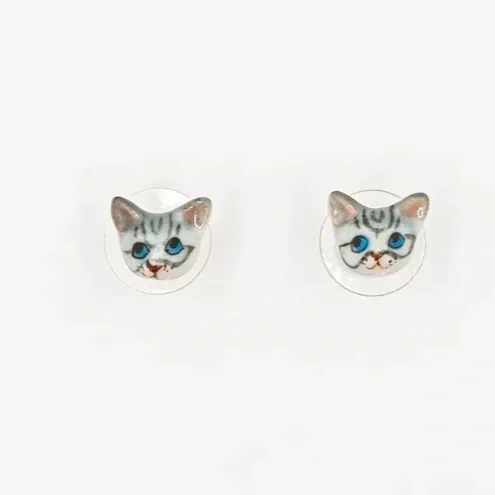 puces-d-oreilles-chat-tabby.webp