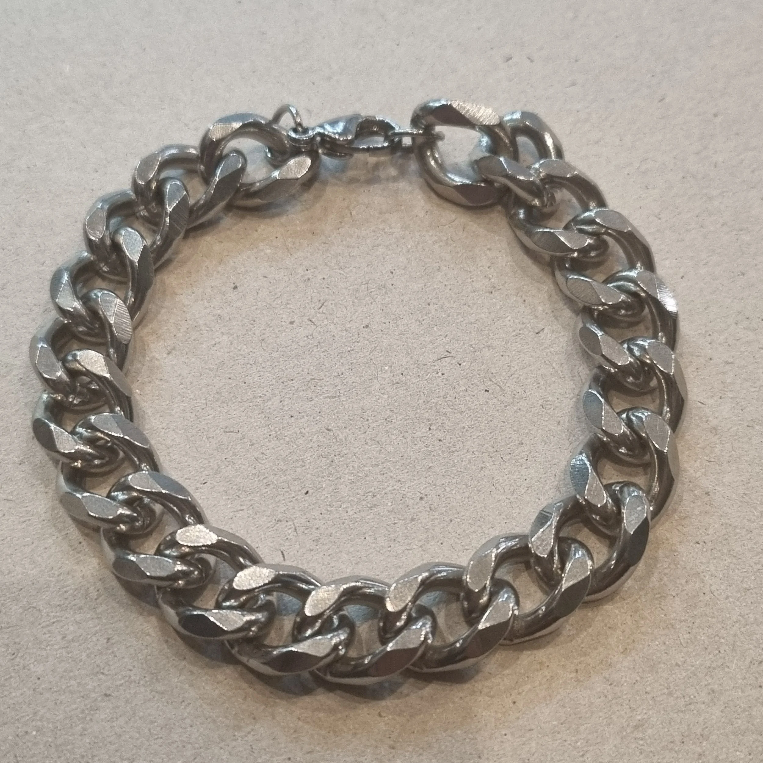 Men-s Chunky Curb chain Bracelet (Small)