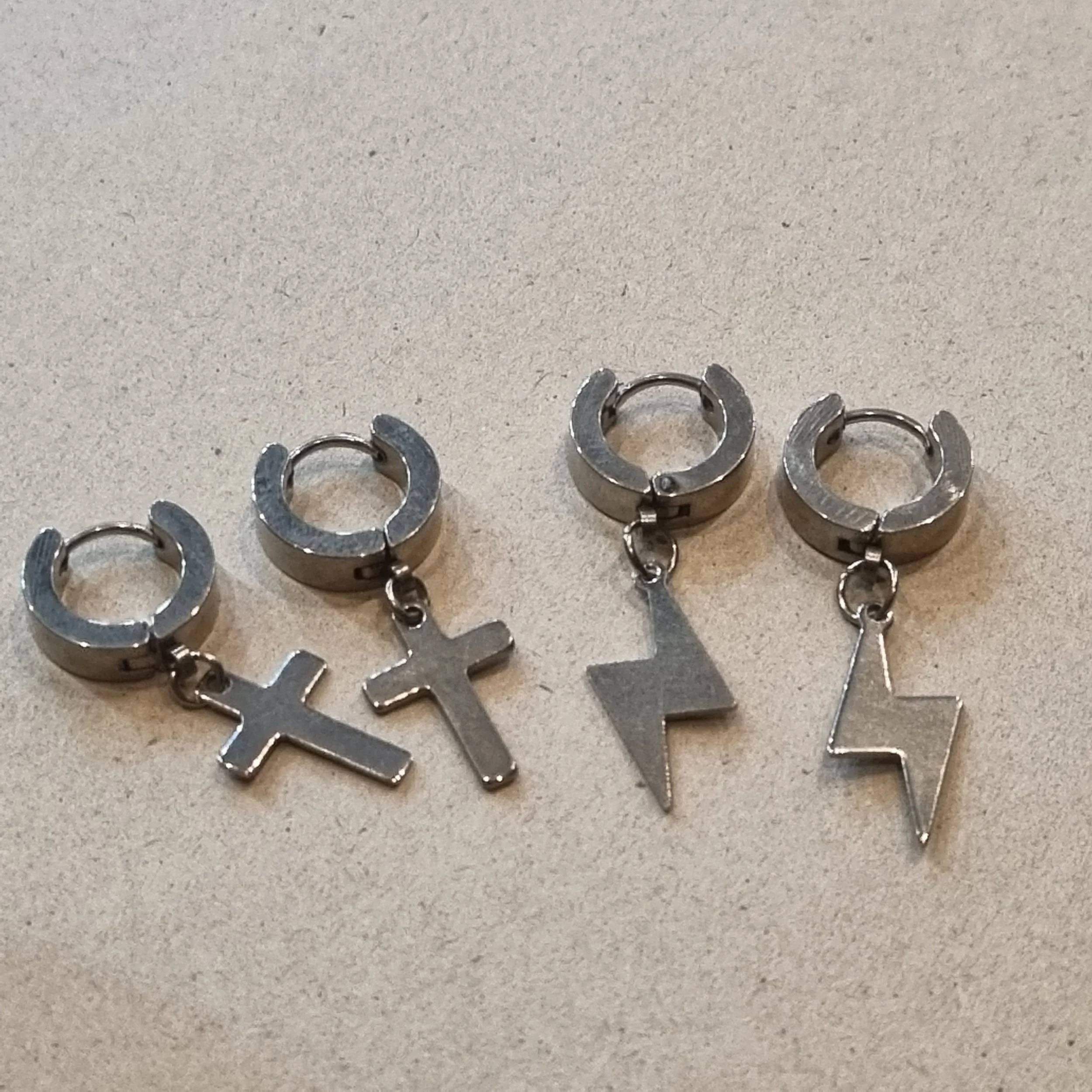 2 Pairs Steel Hoops Cross And Bolts