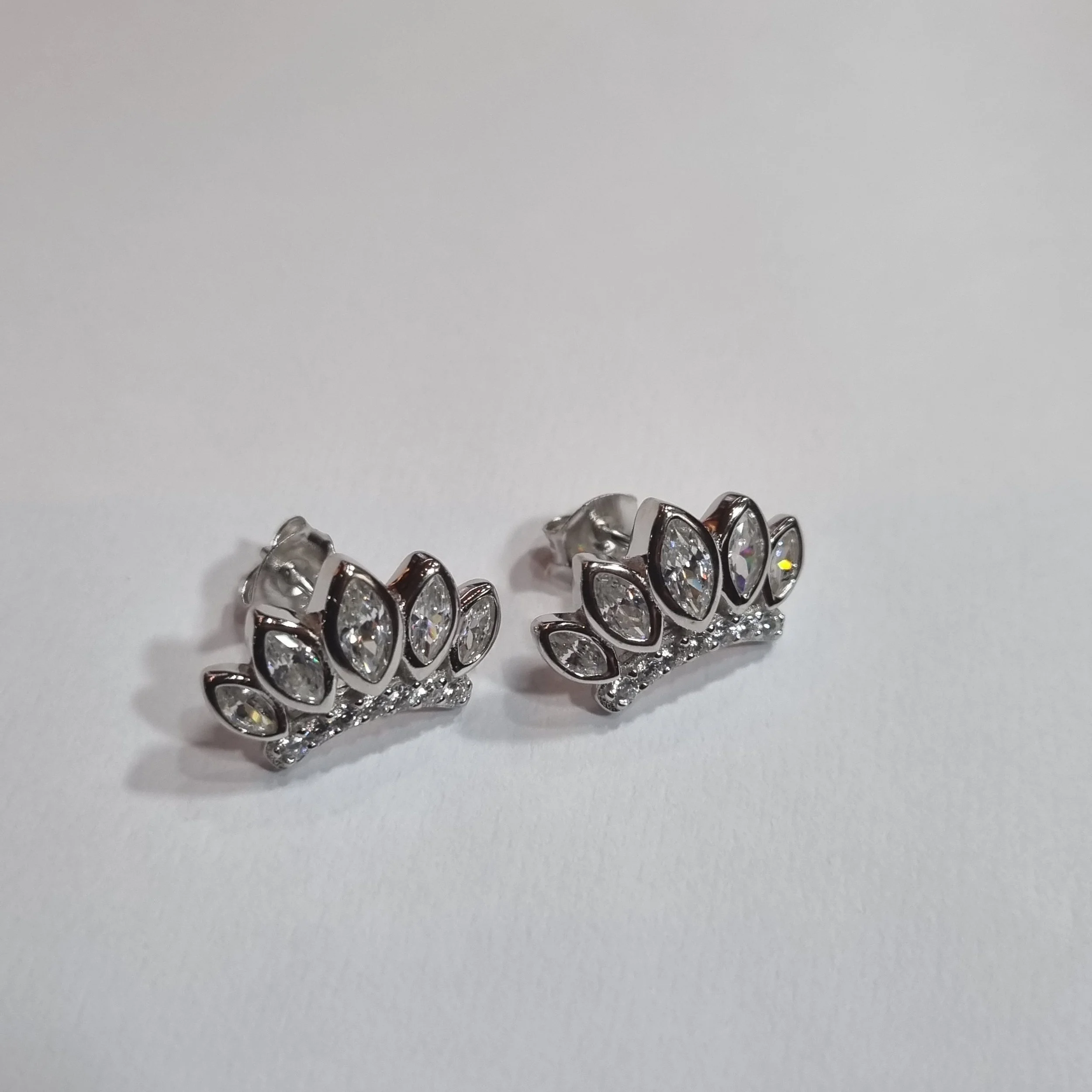 Sparkling Crown Silver Stud earrings