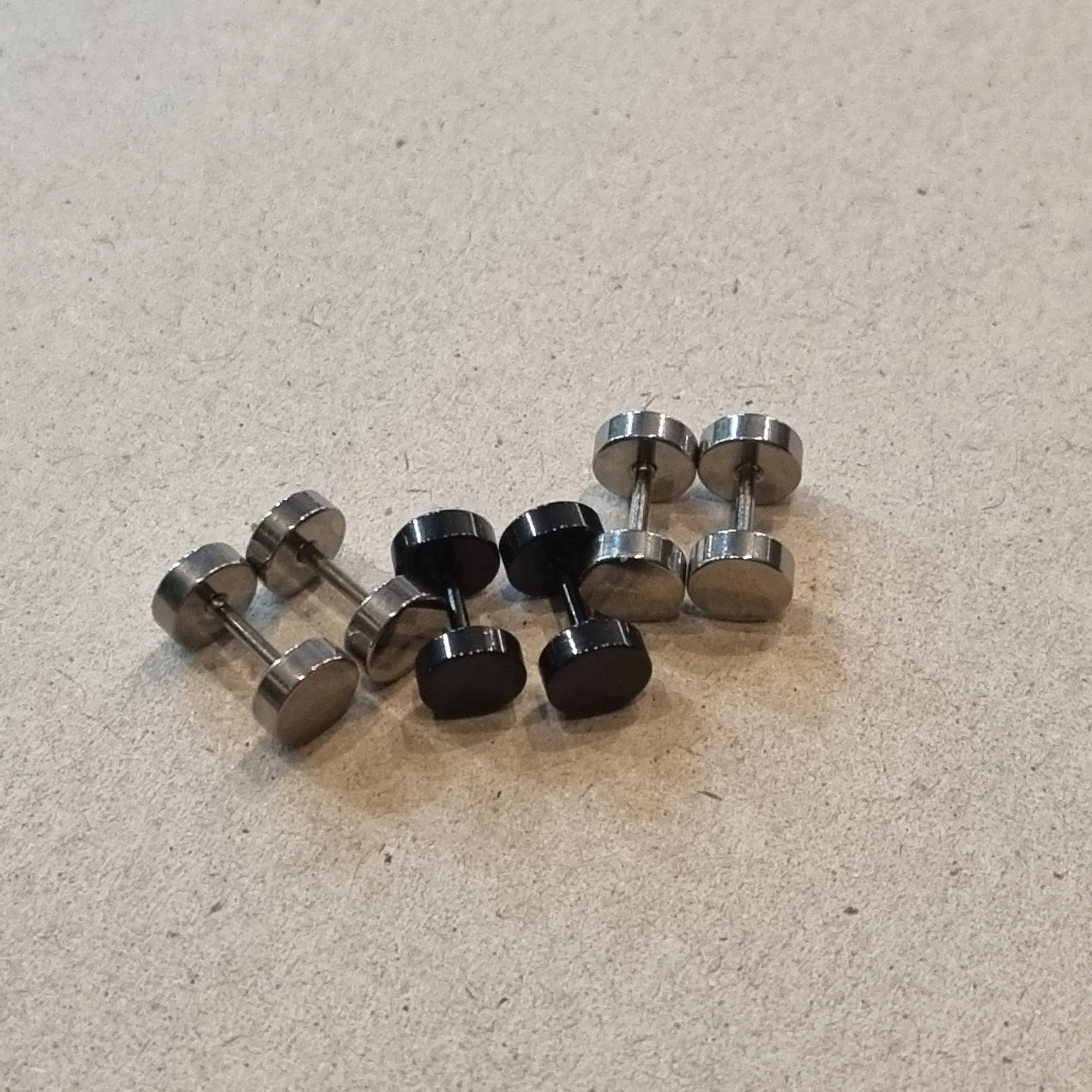 6 x Barbell Earrings