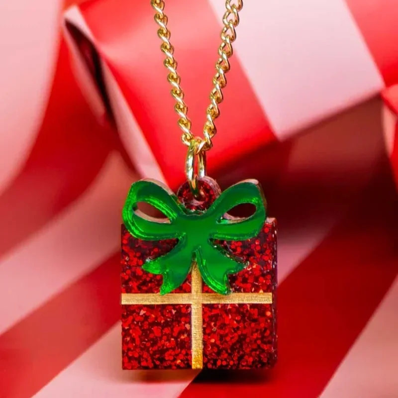 Mini-Present-Pendant.webp