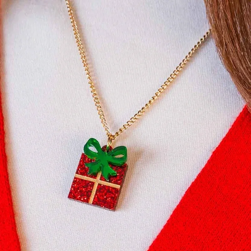 Mini_Christmas_Gift_Pendant_1.webp