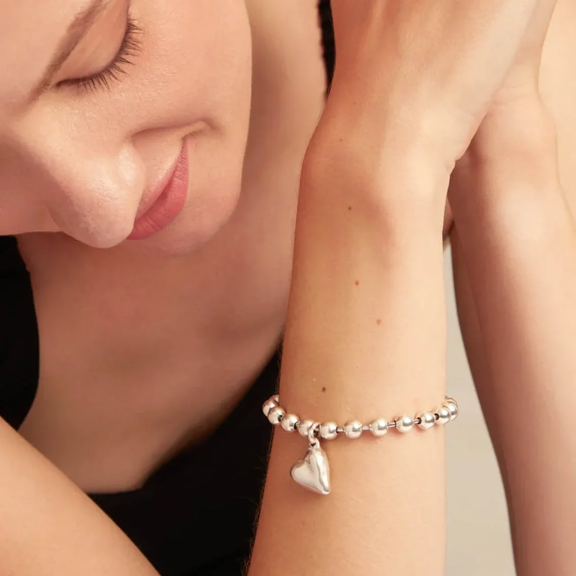 UNOde50 Beaded Bracelet With A Heart Charm