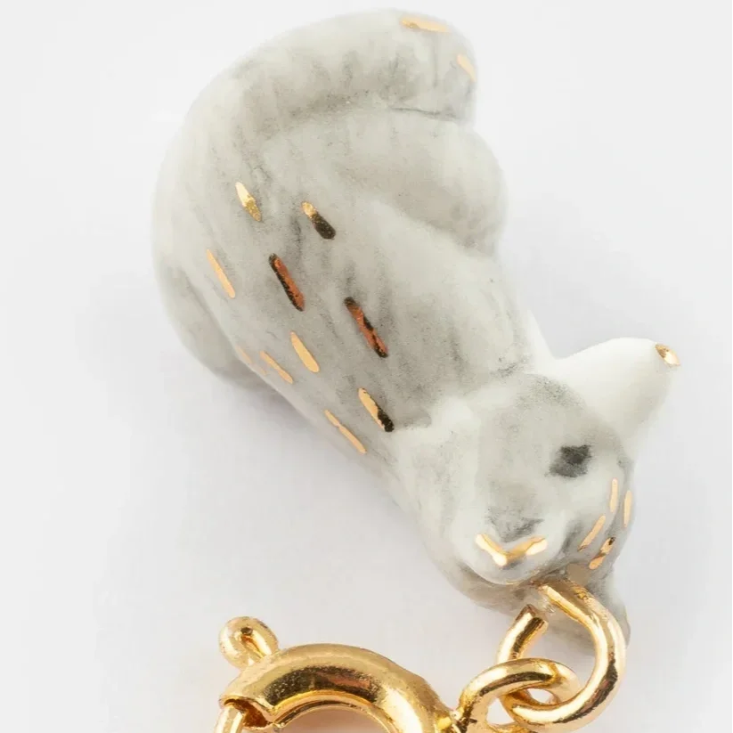 charm-s-renard-polaire-arctique_6190d05c-9810-43cb-bc43-1aa1abb6a5cf.webp