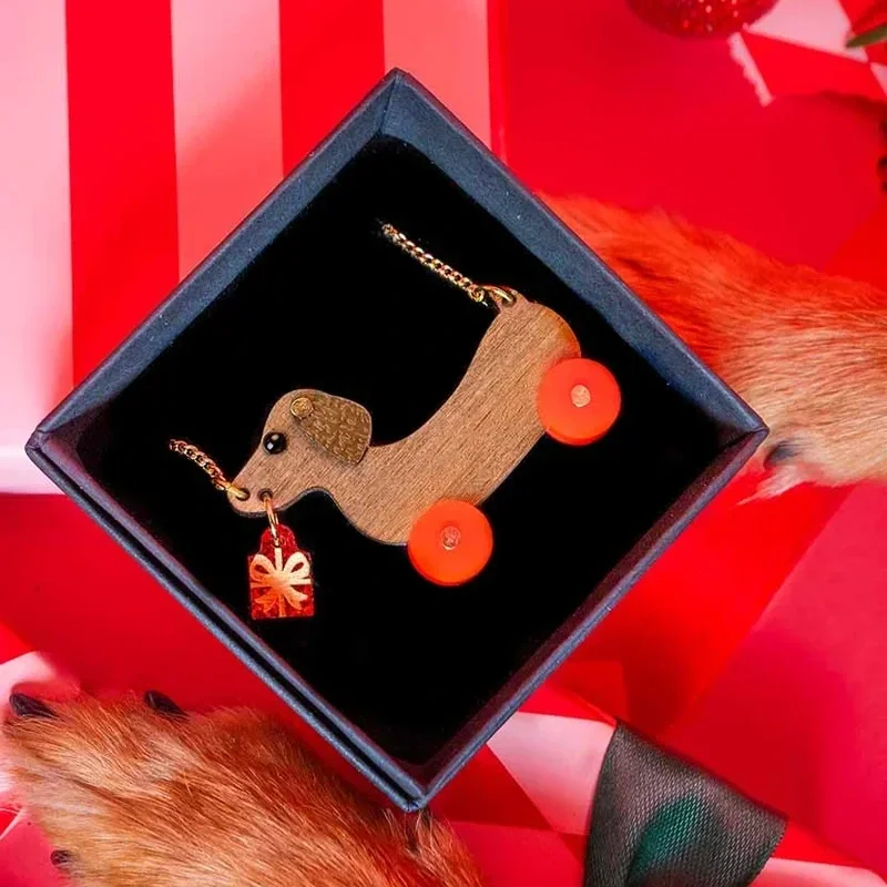 Dog-on-Wheels-Present1.webp
