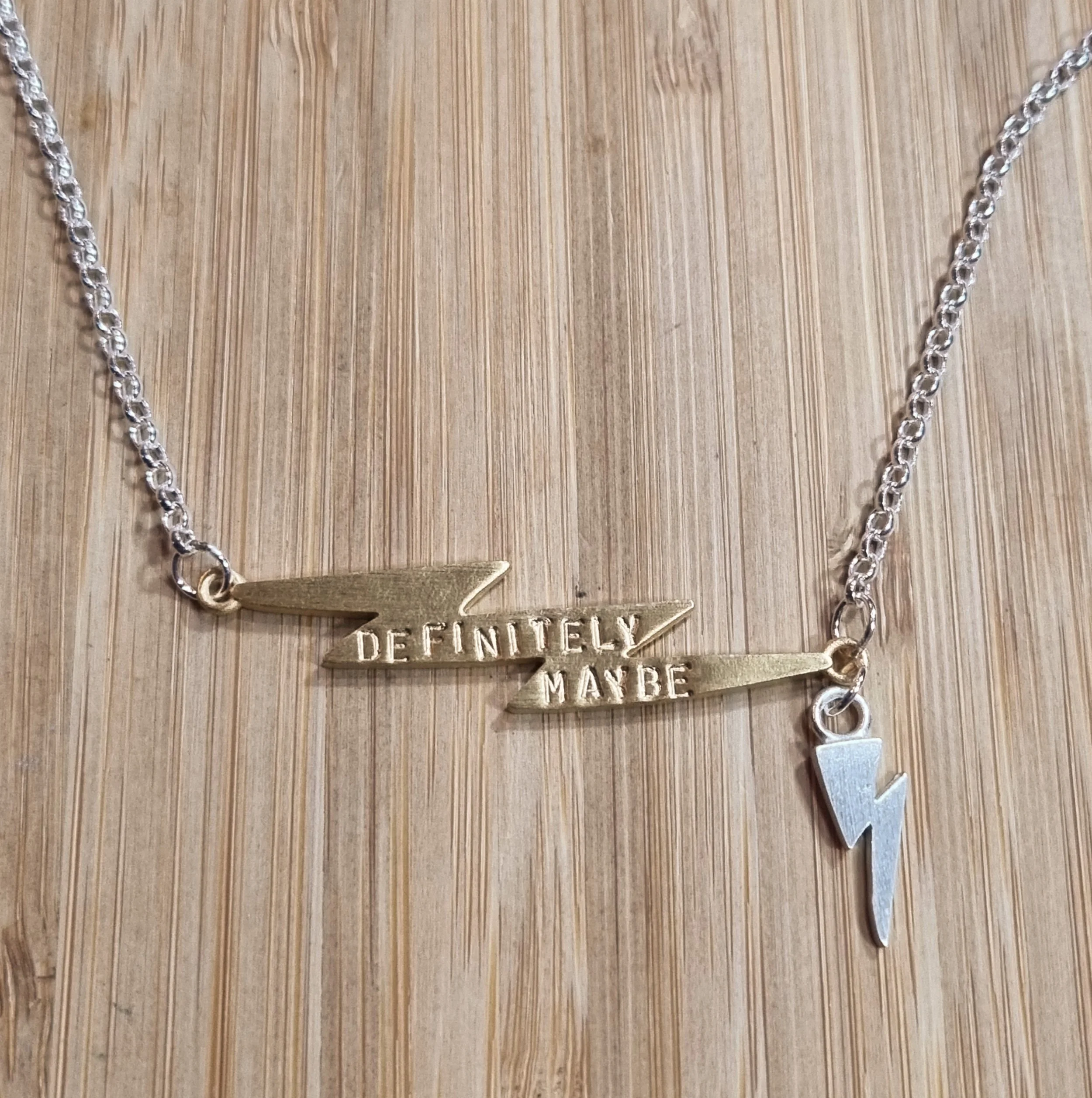 Chambers & Beau Oasis Electric Necklace Definitely Maybe Gold