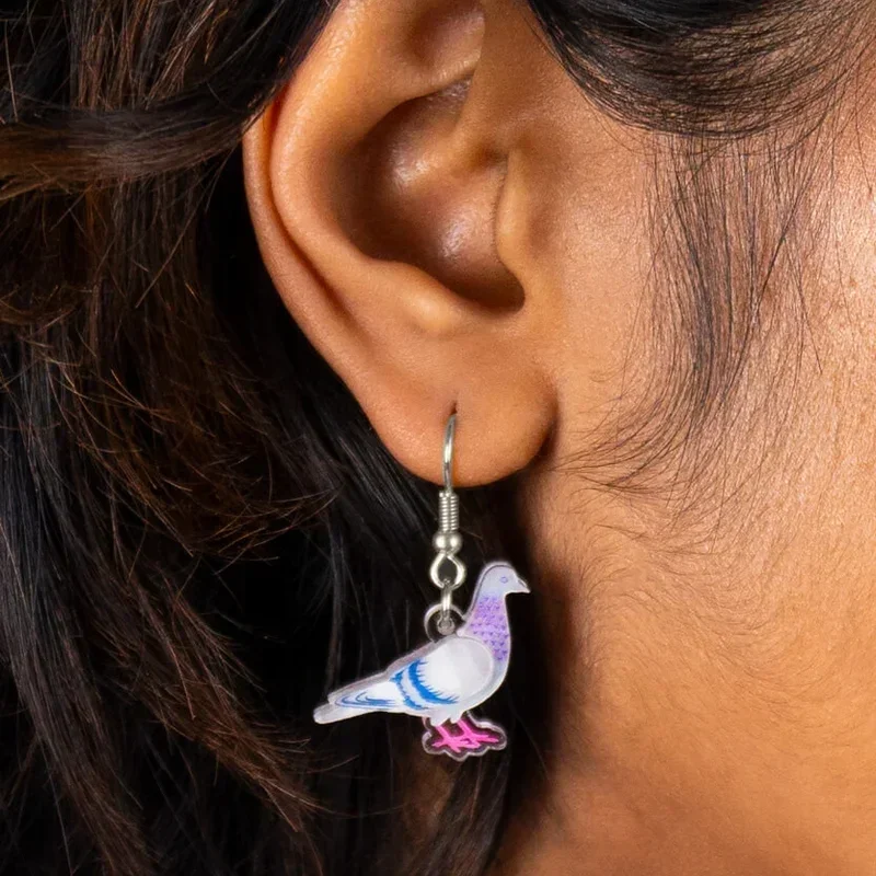 pigeon-earrings-silver-closeup-2.webp