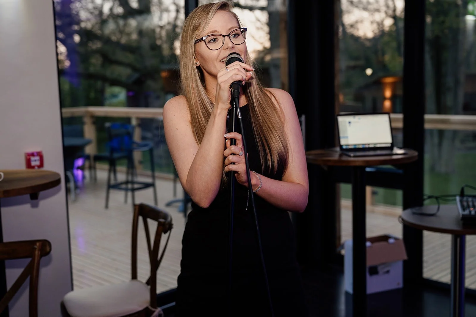 Kay from Sing with Kay performing solo at her best friend’s wedding, singing Etta James – At Last