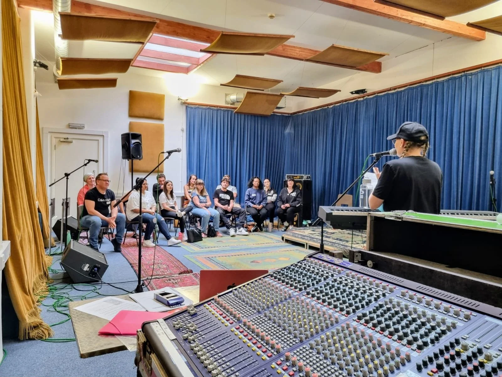 The vocal bootcamp leicester, group singing class leicester, 1 to 1 singing lessons leicester, sing with kay