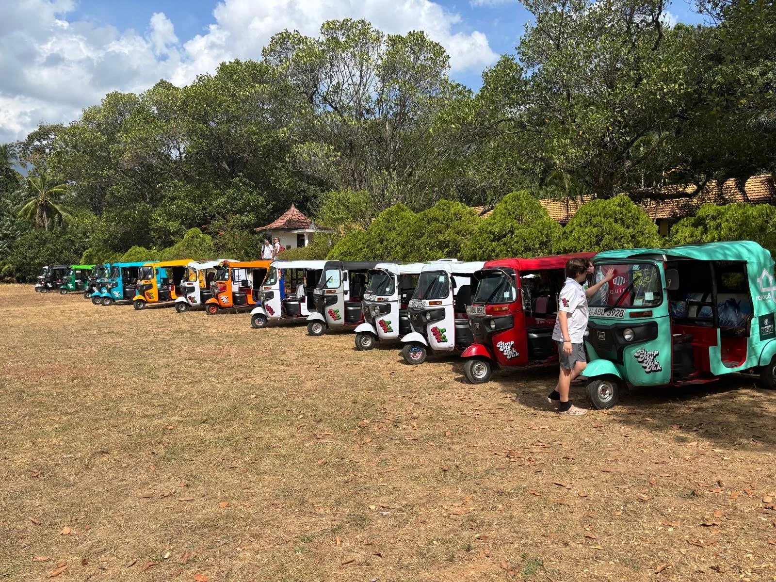 Clear Cashflow Solutions owner Jim Davis Sri Lanka Foundation of Goodness Pimp Tuk Tuk Challenge