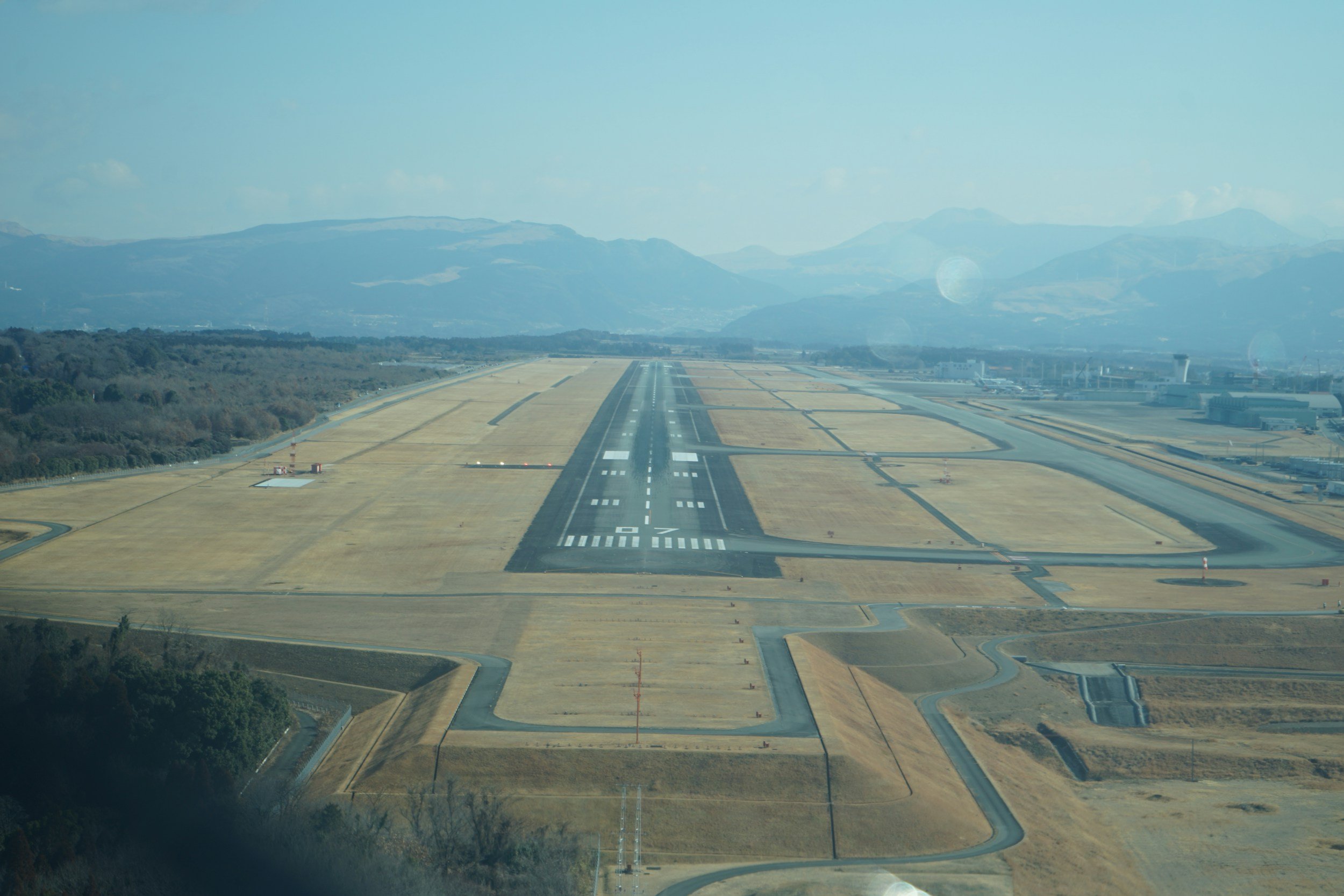Radar sensors for airport perimeter security provide 24/7, all-weather, wide-area surveillance that detects, tracks, and classifies potential threats—such as intruders, vehicles, or drones—long before they reach the fence line.