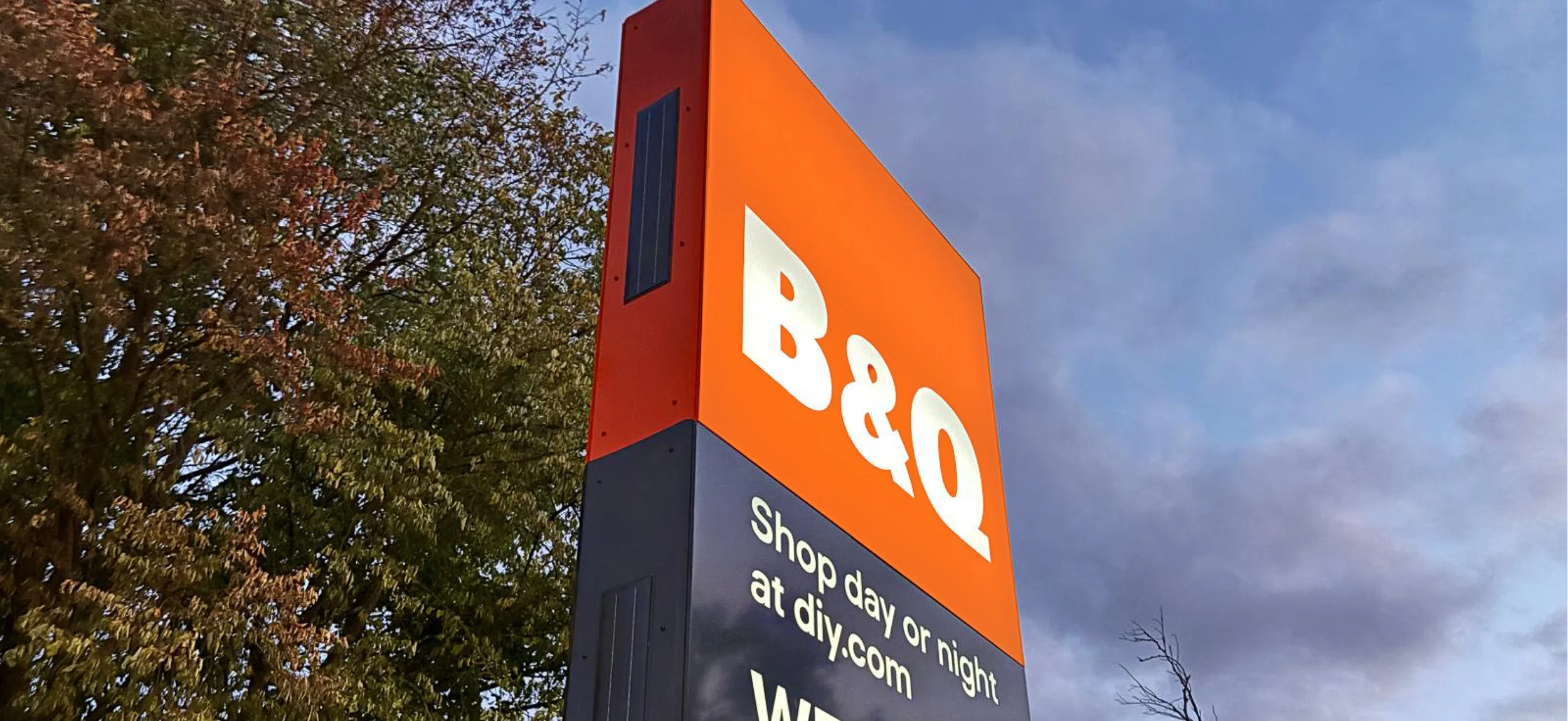 marlec_renewable_off_grid_solutions_solar_panels_windcharger_signage_05.webp