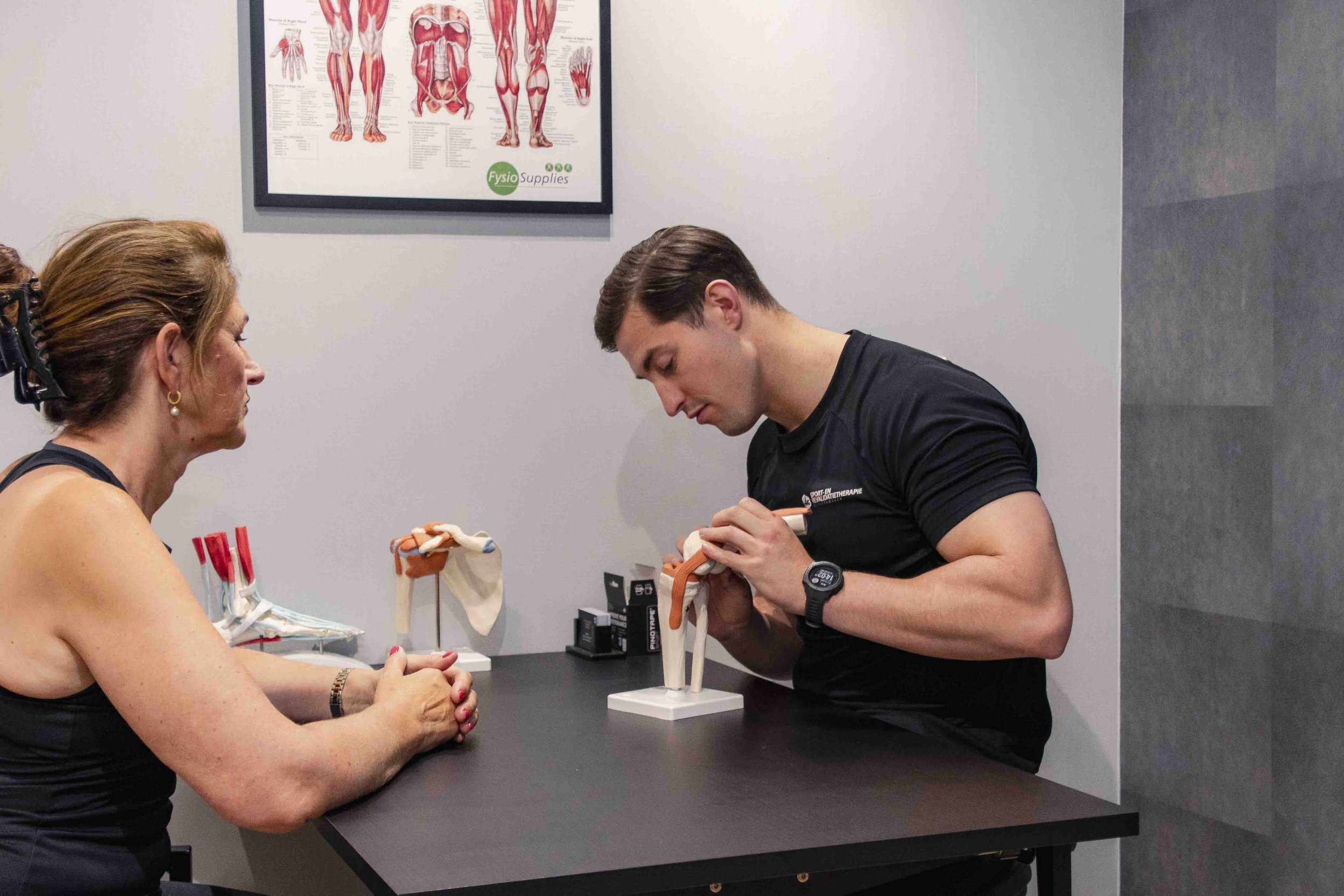 Intake gesprek bij Sport- en Revalidatietherapie Schuitemaker
