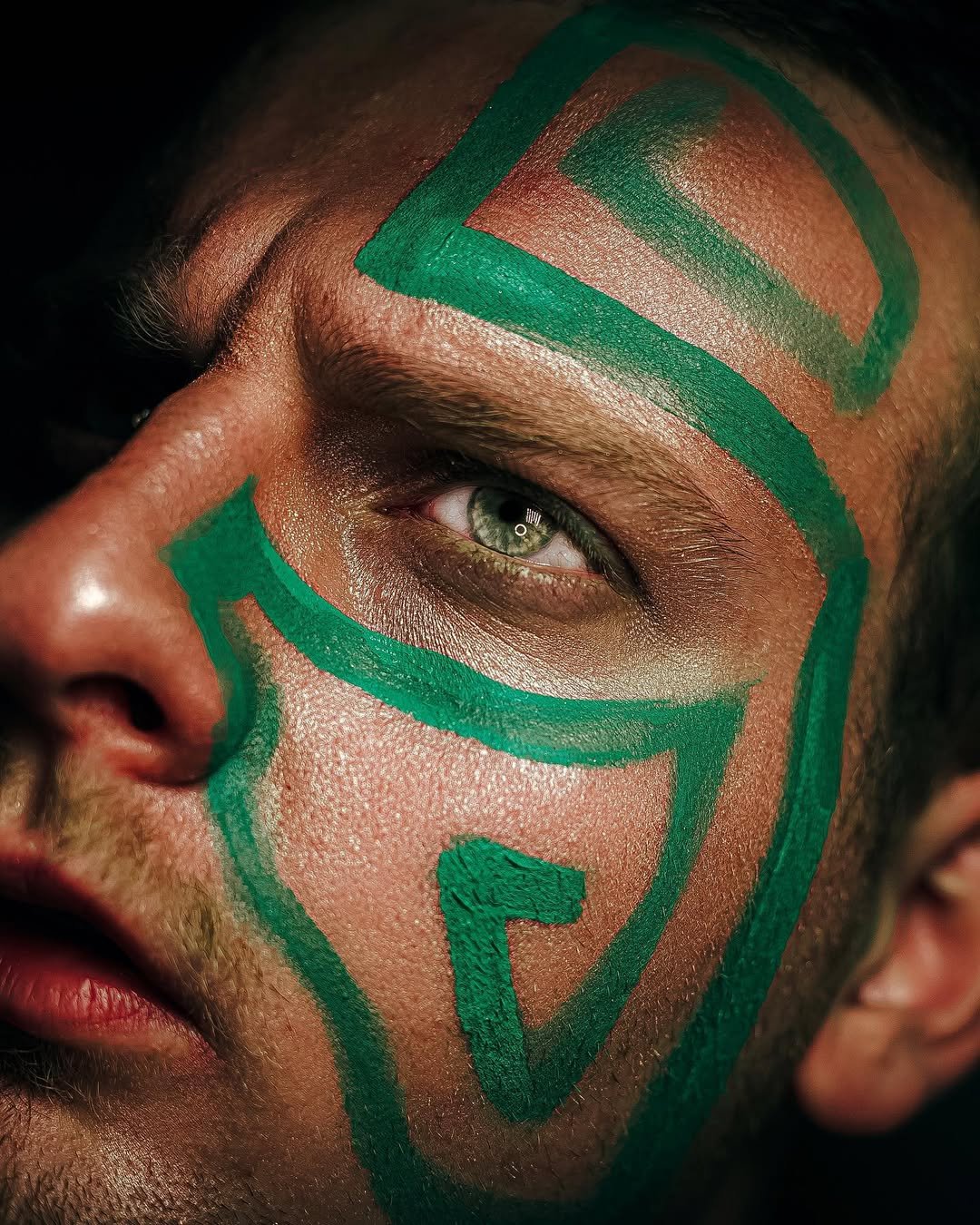 Autoportrait 🎨 - @perchek.industrie N’hésite pas à donner ton avis 💙-Canon 6d mark IISigma 2.jpg