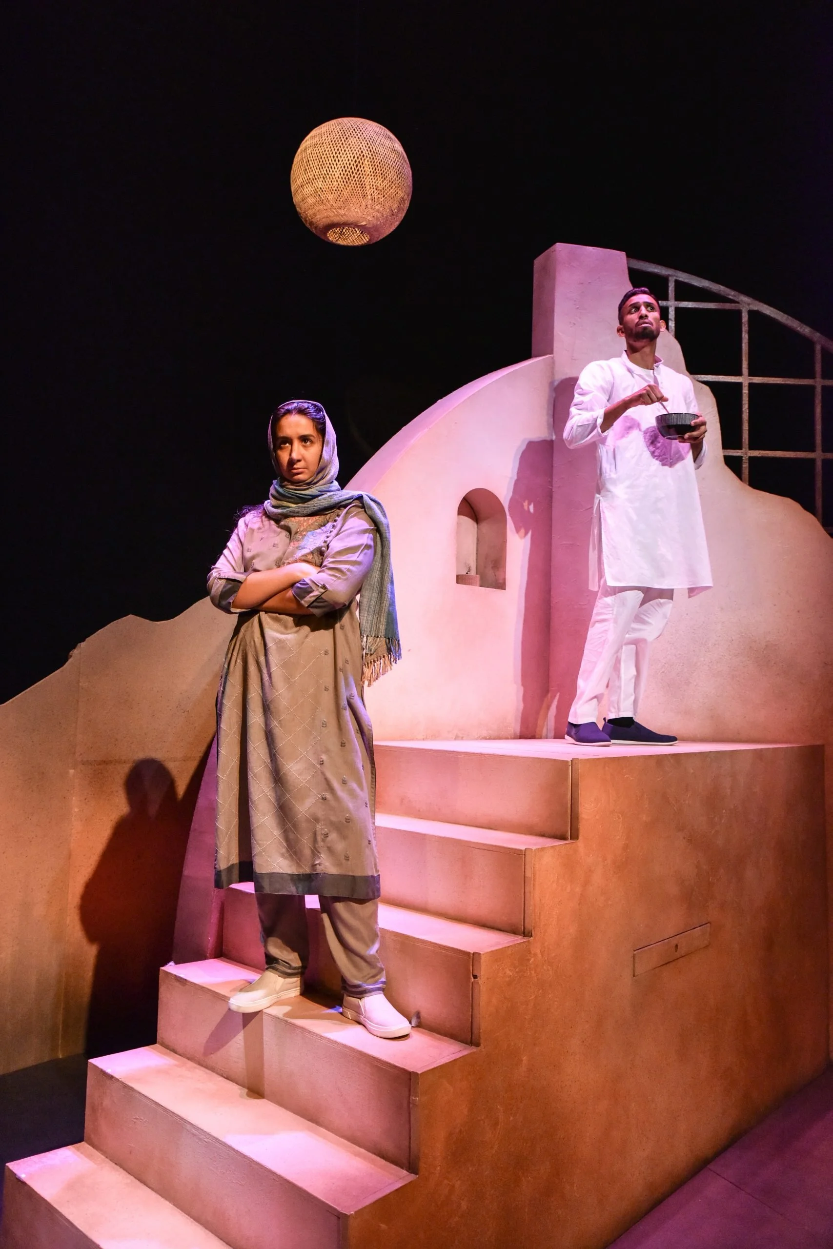 Mona-Khalili-and-Jay-Varsani-in-Homing-Birds-from-Kali-Theatre_Photo-Robert-Day-2-scaled.jpg
