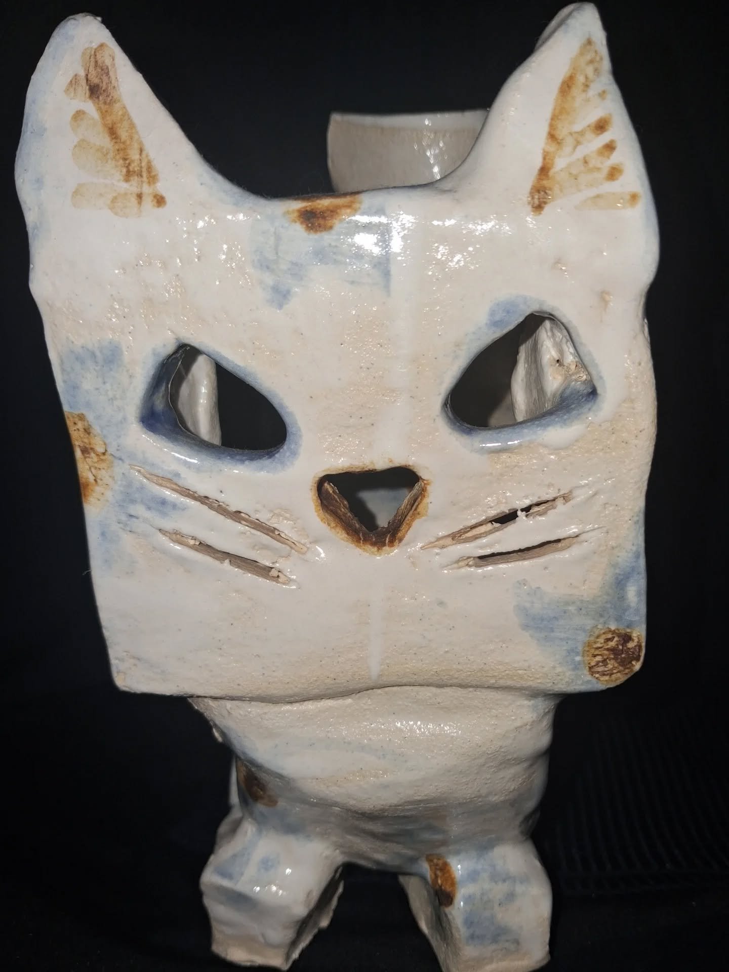 Square Ceramic Cats!!

-slab built in 2025 

#ceramics #cat #handmadeceramics