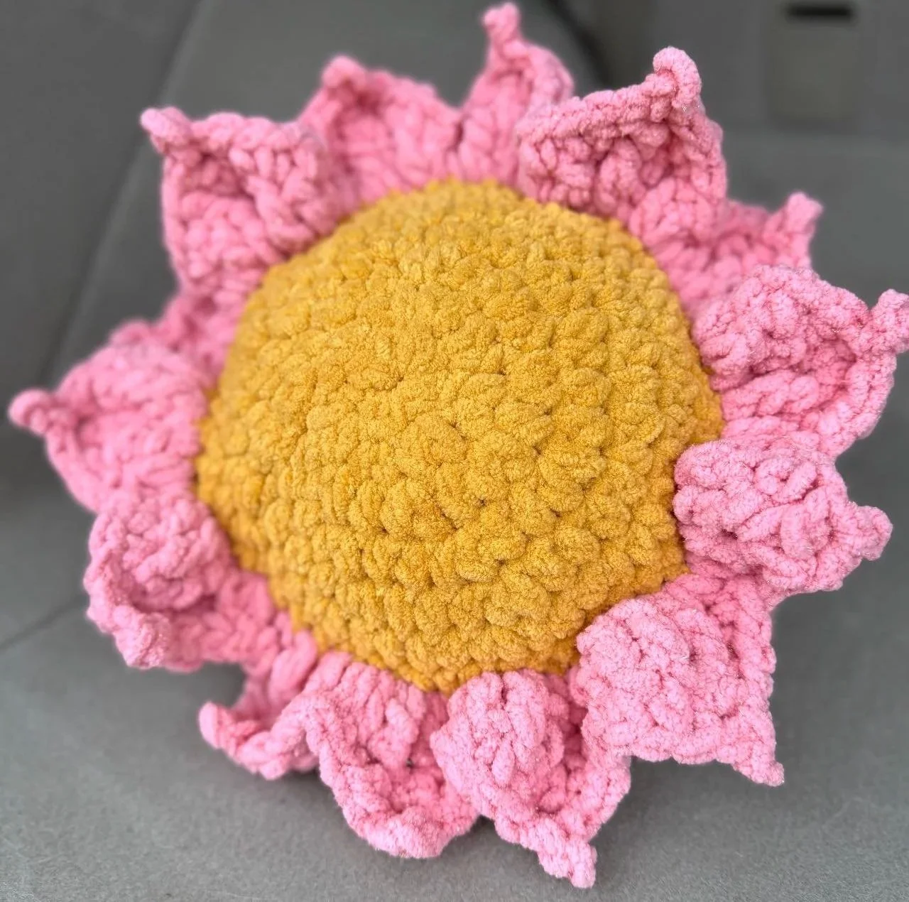 Flower Pillow (Crochet With Lakin)