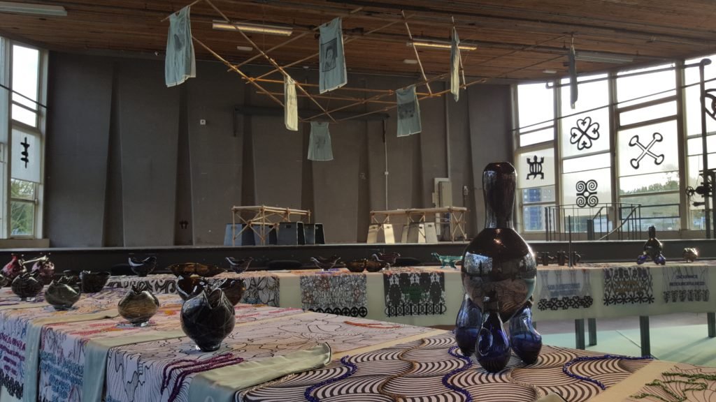 Guess Who’s Coming to Dinner Too? 2017-2023


Guess Who’s Coming to Dinner Too? 2017-2023
Guess Who’s Coming to Dinner Too? 2017-2023
Installation view soloshow Visions of Possibilities Bonnefanten Maastricht (nl)
collection Frans Hals Museum acquire