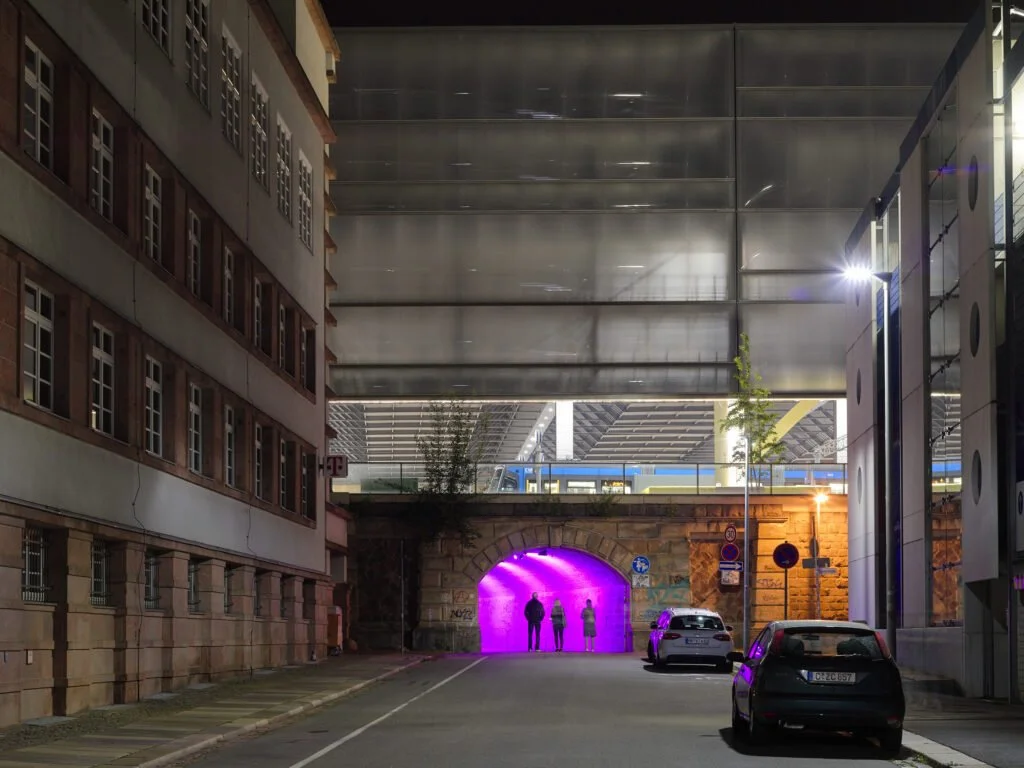 Patricia Kaersenhout, Aorta, 2020

Intervention in public space in Chemnitz (DE)
part of the manifestation ‘Gegenwarten | Presences Chemnitz’ running from 15 August till 25 October 2020.
The exhibition is curated by Florian Matzner and Sarah Sigmund,