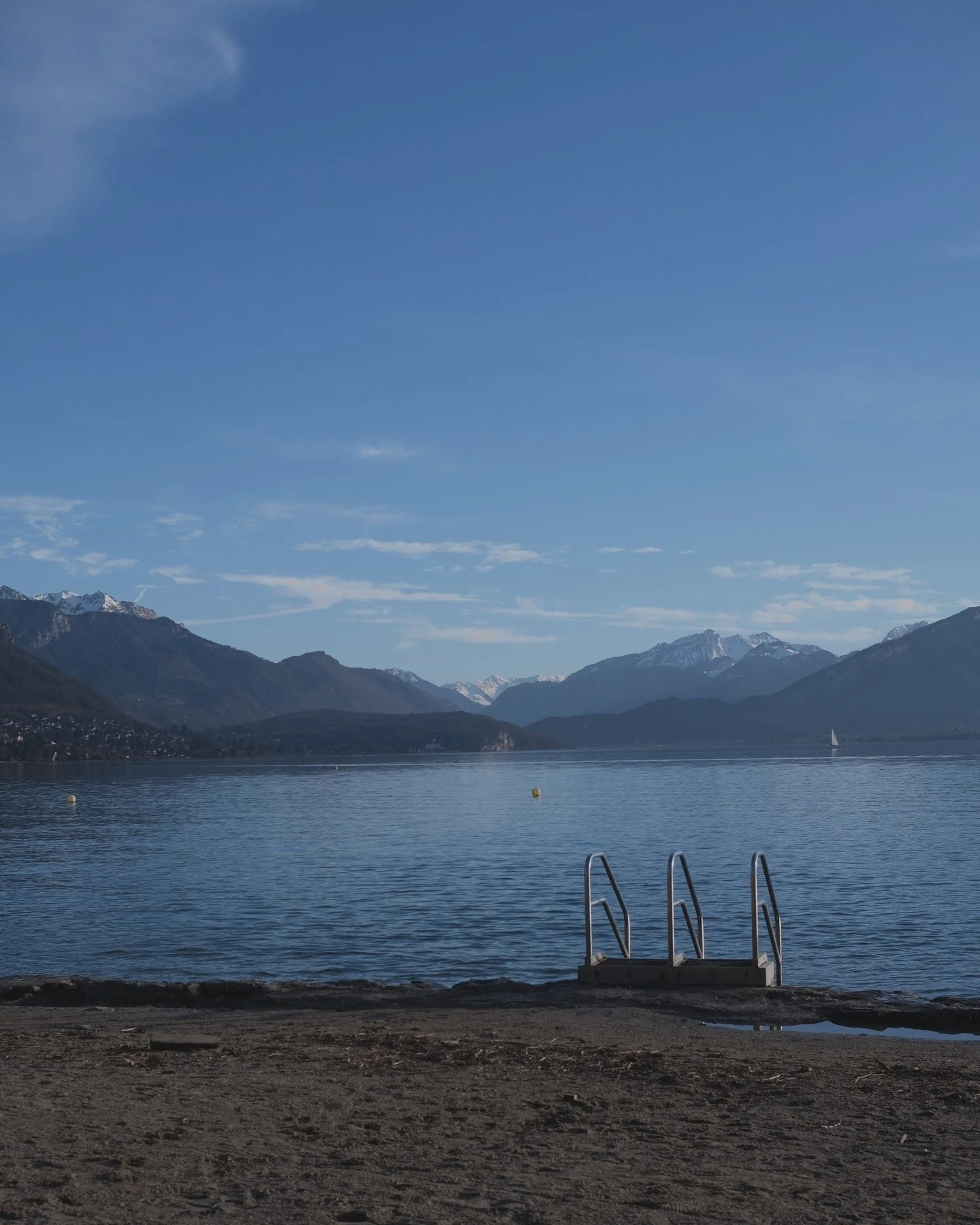 &Agrave; trois minutes de cette beaut&eacute;.

Mai 2026.

#maisonannici #annecy #lacannnecy #hautesavoie