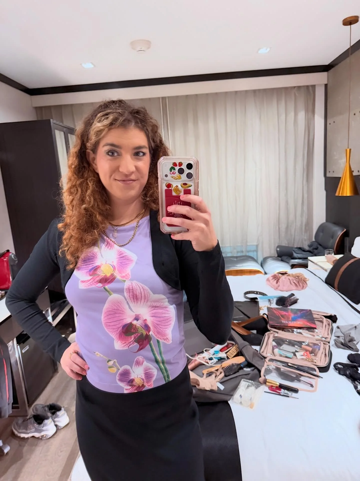 Should I stream live from Exxxotica Chicago this week on my OF? Like this post and I will consider! Username: biancastonexxx