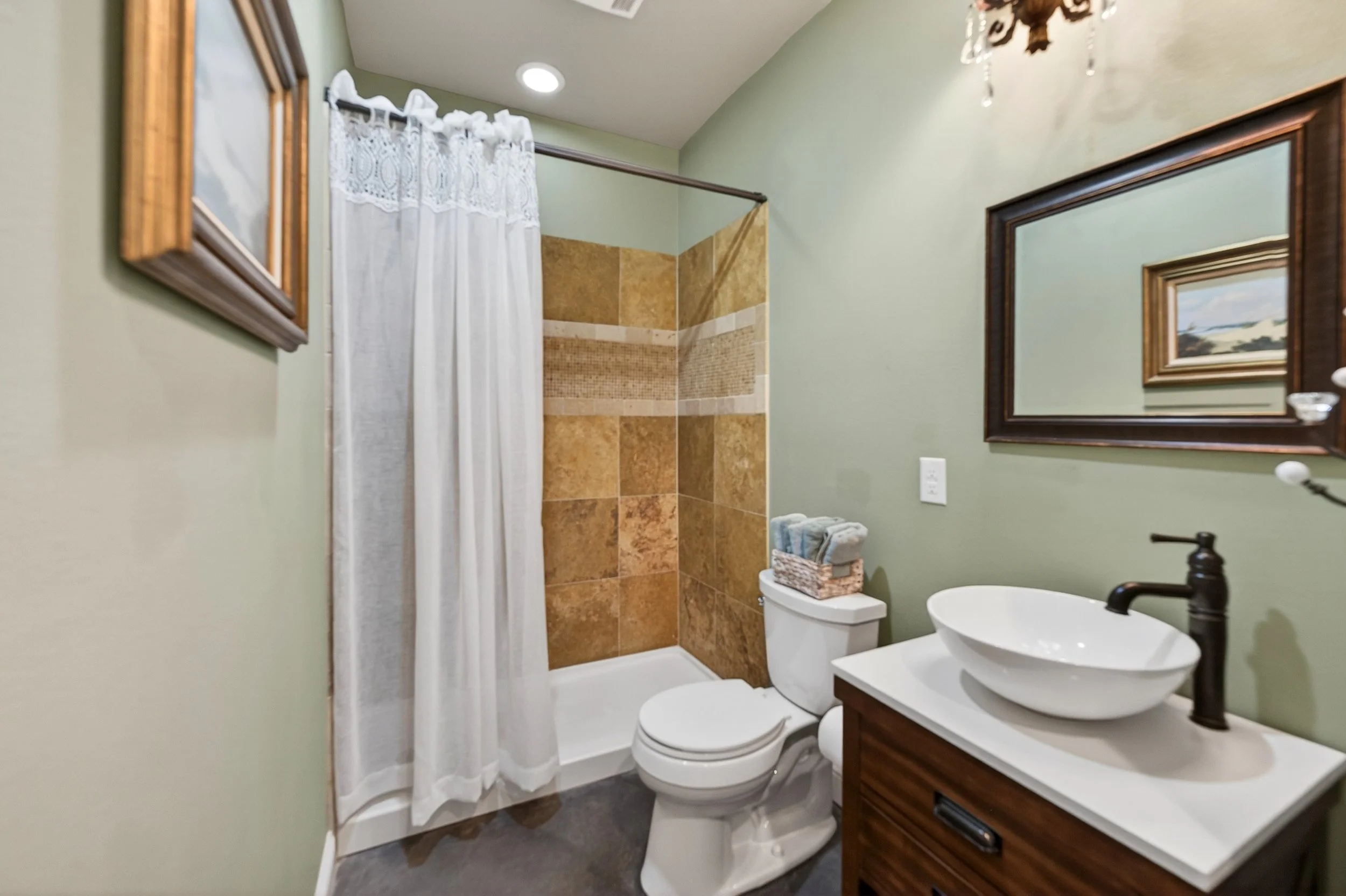 Guest bath 2