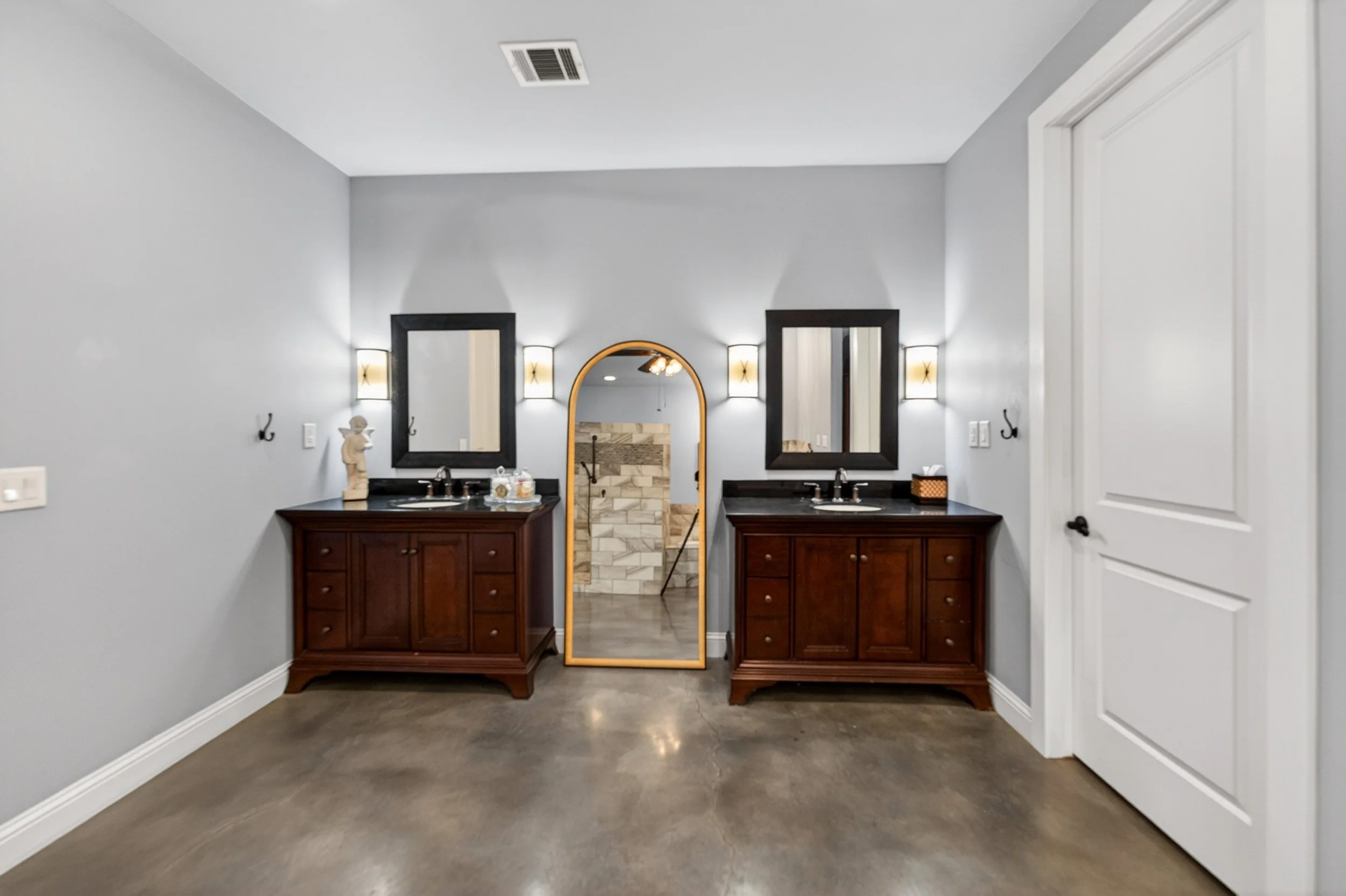 Separate double vanity & wardrobe mirror.