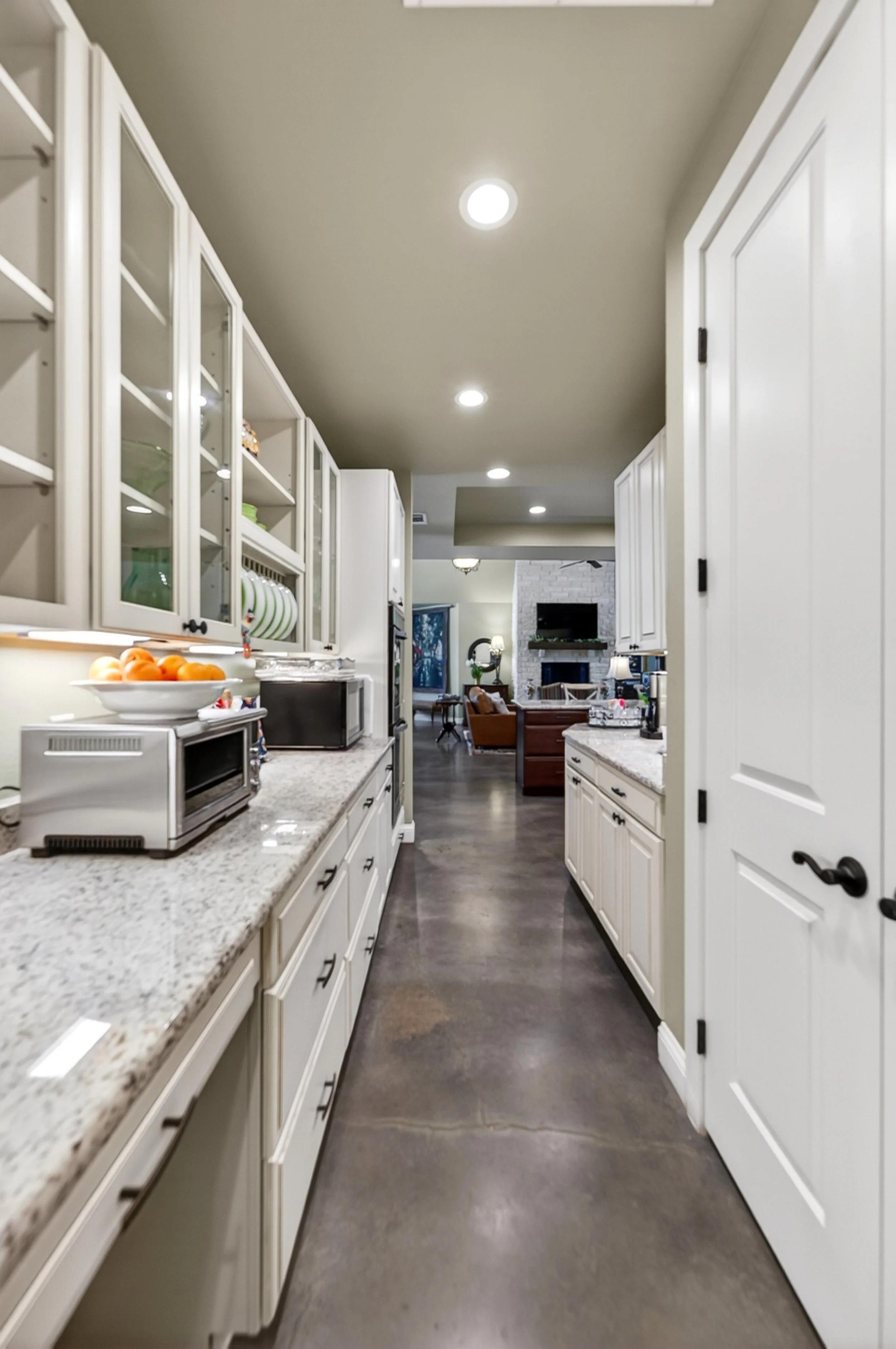 Butlers area & large pantry.