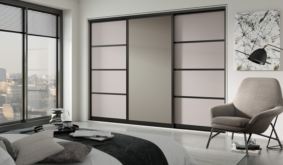 Slide - Black Matt, Silver Mirror & Cashmere