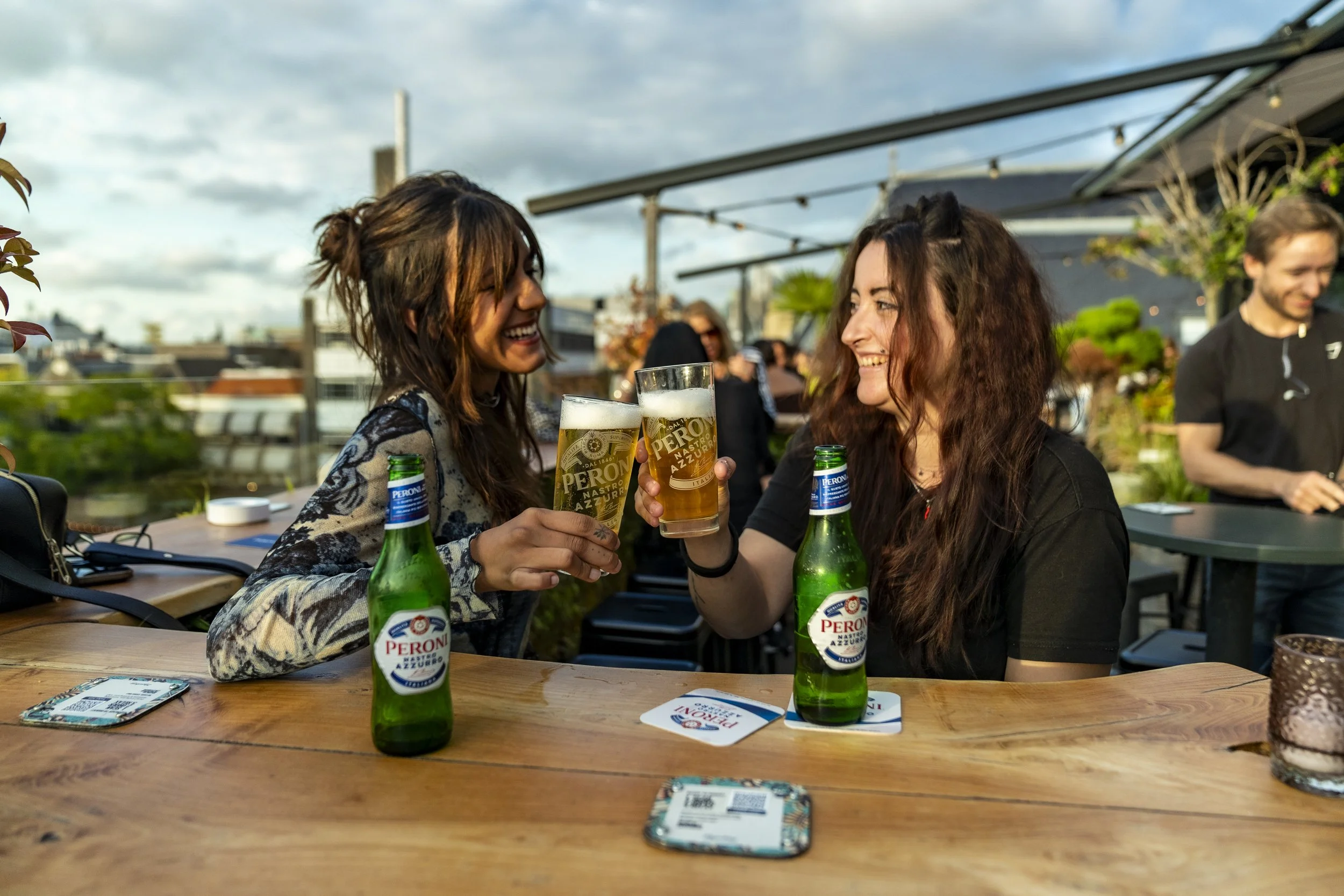 lekker drankjes doen bij bleyenberg in den haag, en daarna naar BLÊR karaoke! Een perfect avondje uit met vrienden en vriendinnen