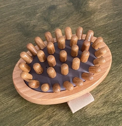 Wooden Scalp Brush / Scuab Adhmaid don Scalp