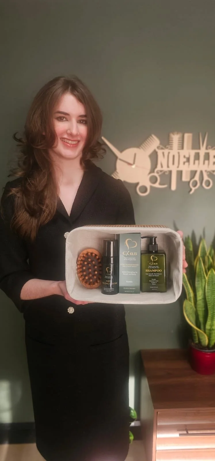 Glas Hair Care products with brush and styling essentials – vegan, sustainable haircare for healthy, nourished, salon-quality results.