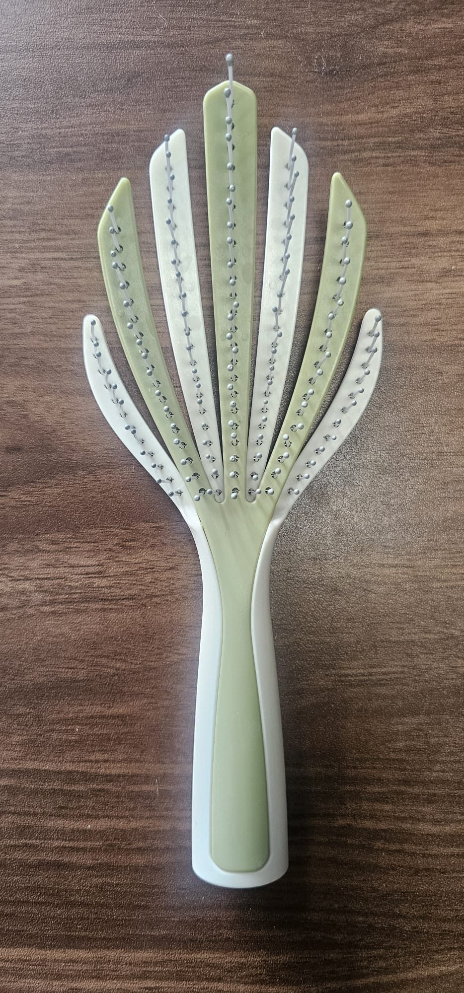 Curly Brush / Scuab Churlála