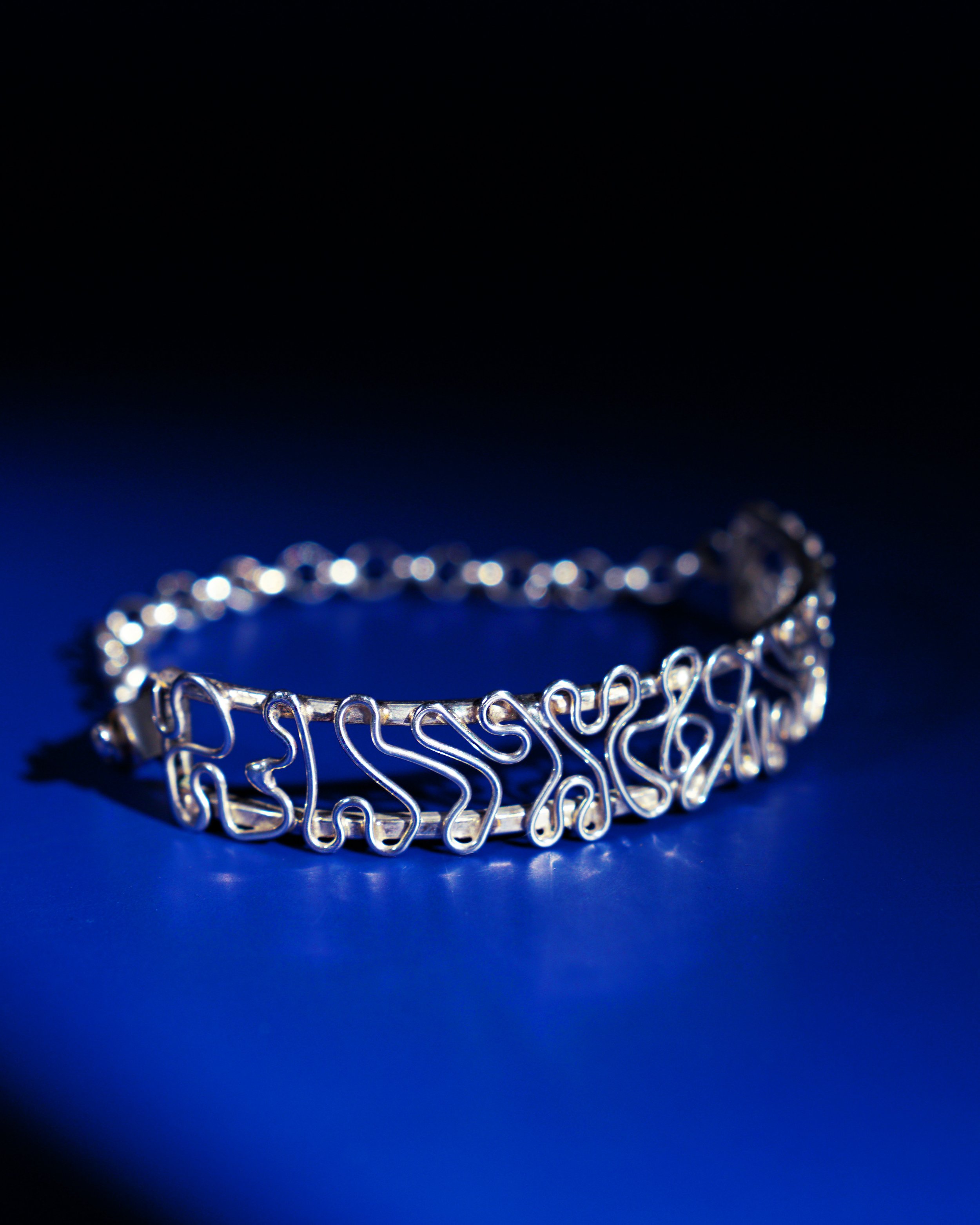 Pulsera enredo visible