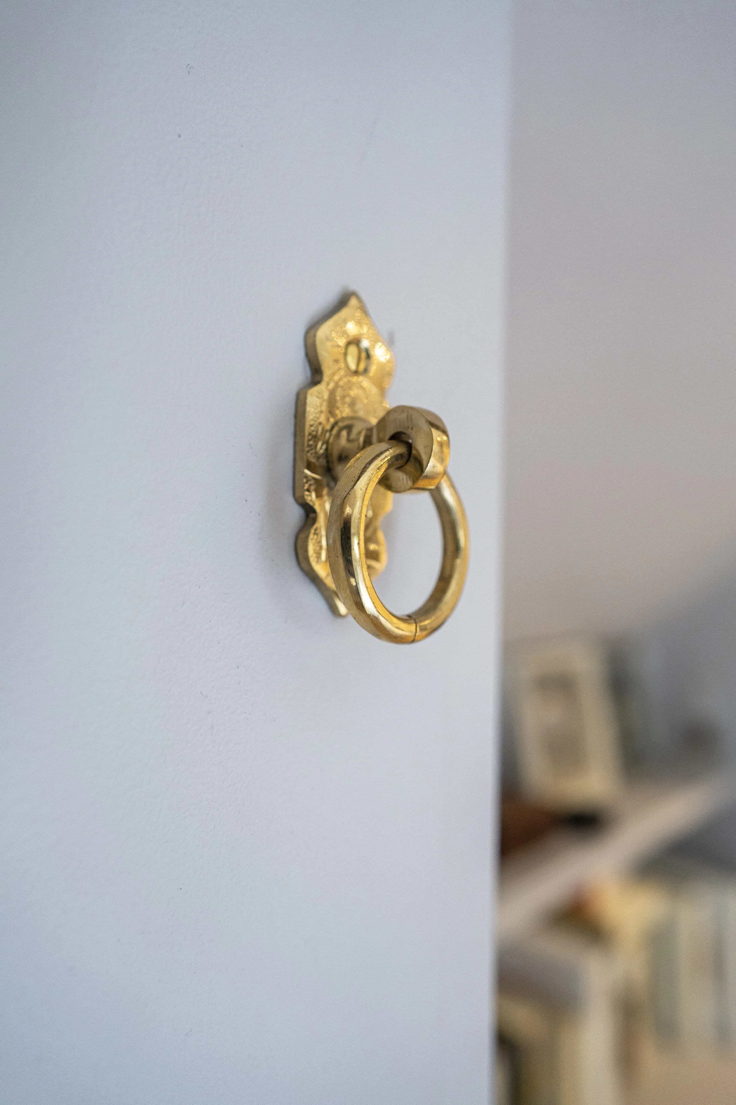 Le détail des boutons en laiton