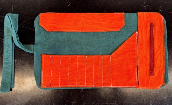 Pouch Pal (Illustrator project) 04