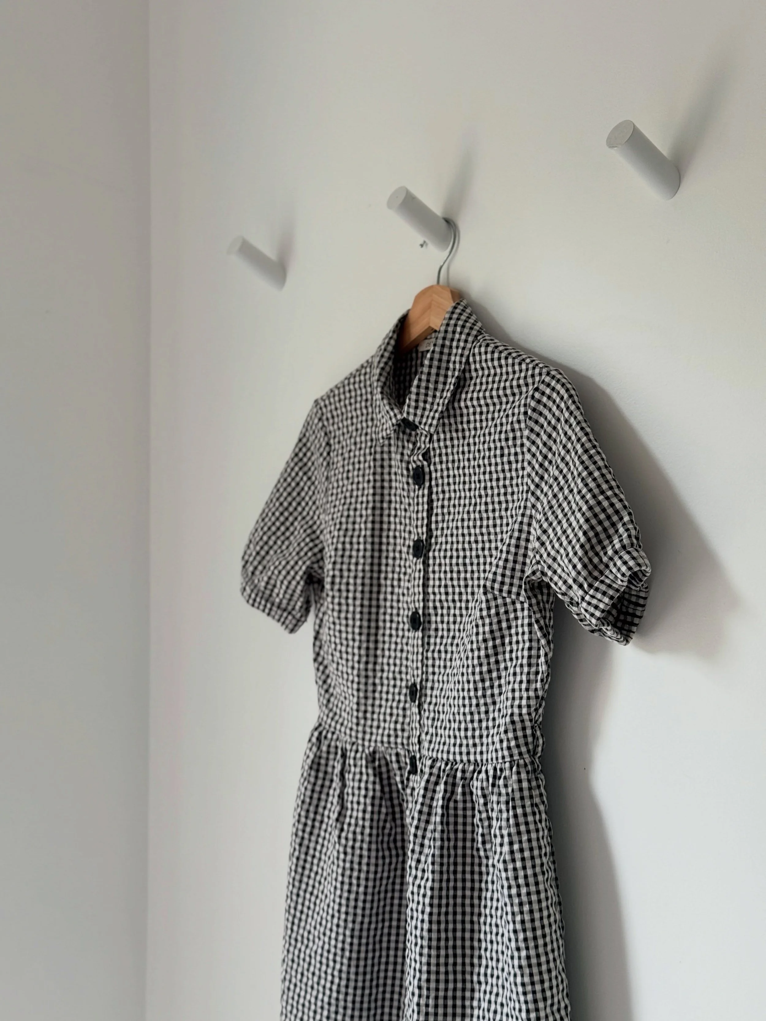 quelques robes &agrave; carreaux 

&middot; dex &middot; small
&middot; shein &middot; m&eacute;dium
&middot; h&amp;m &middot; large
&middot; jessica &middot; m&eacute;dium
&middot; urban outfitters &middot; x-small 

toutes &agrave; 10$
laquelle tu 