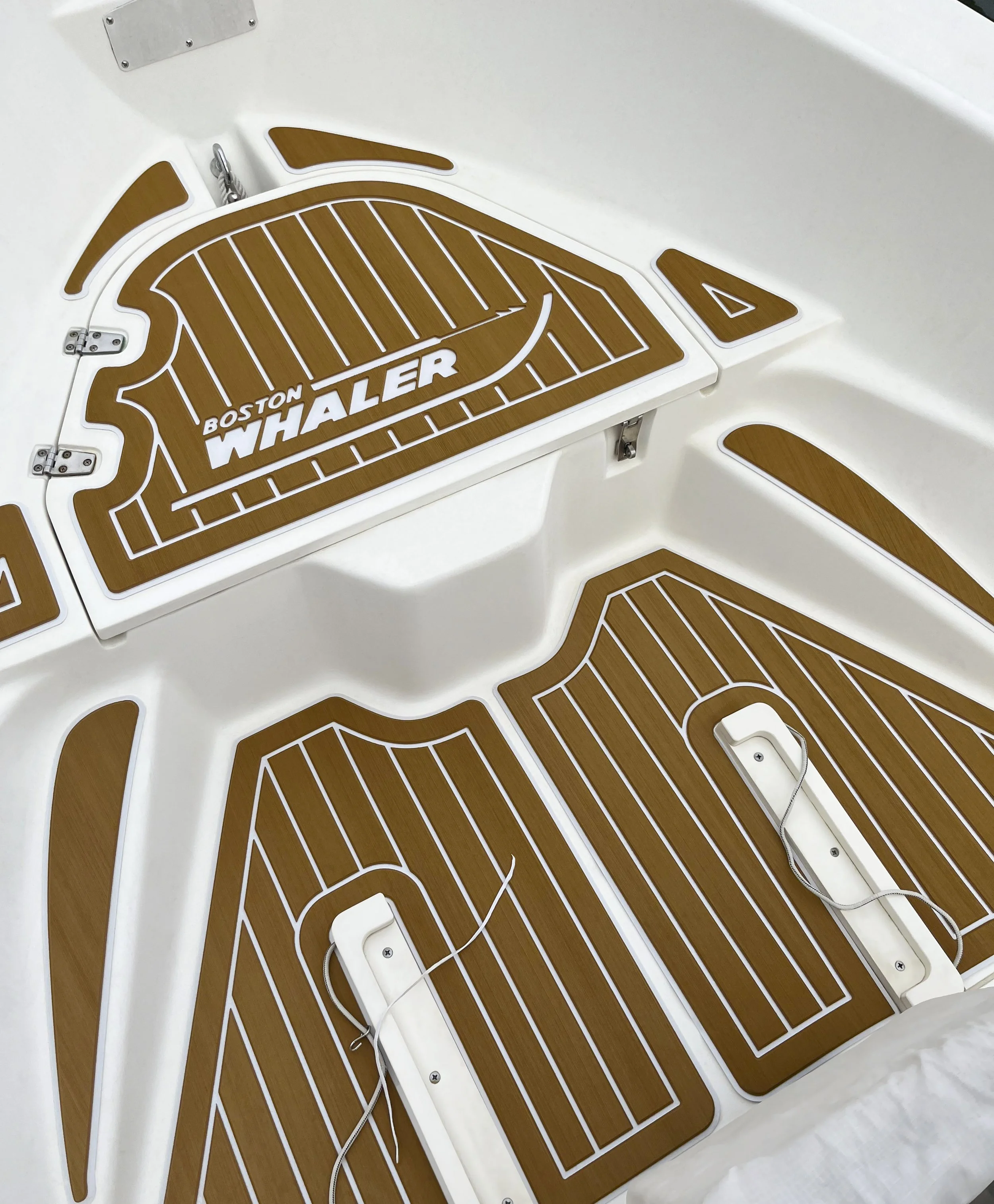 Nauteva Marine Flooring Light Brown Over White