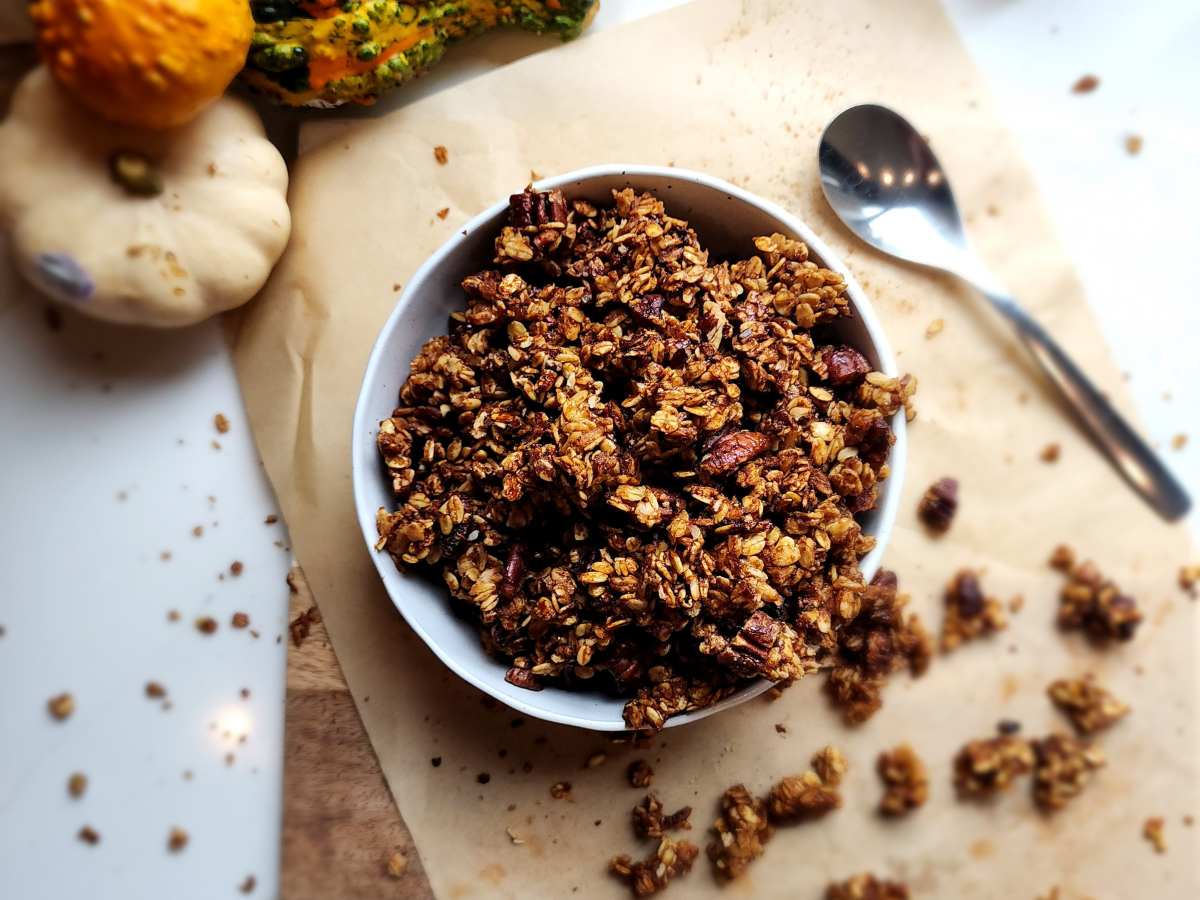 Salted Honey &amp; Pistachio Cream Granola