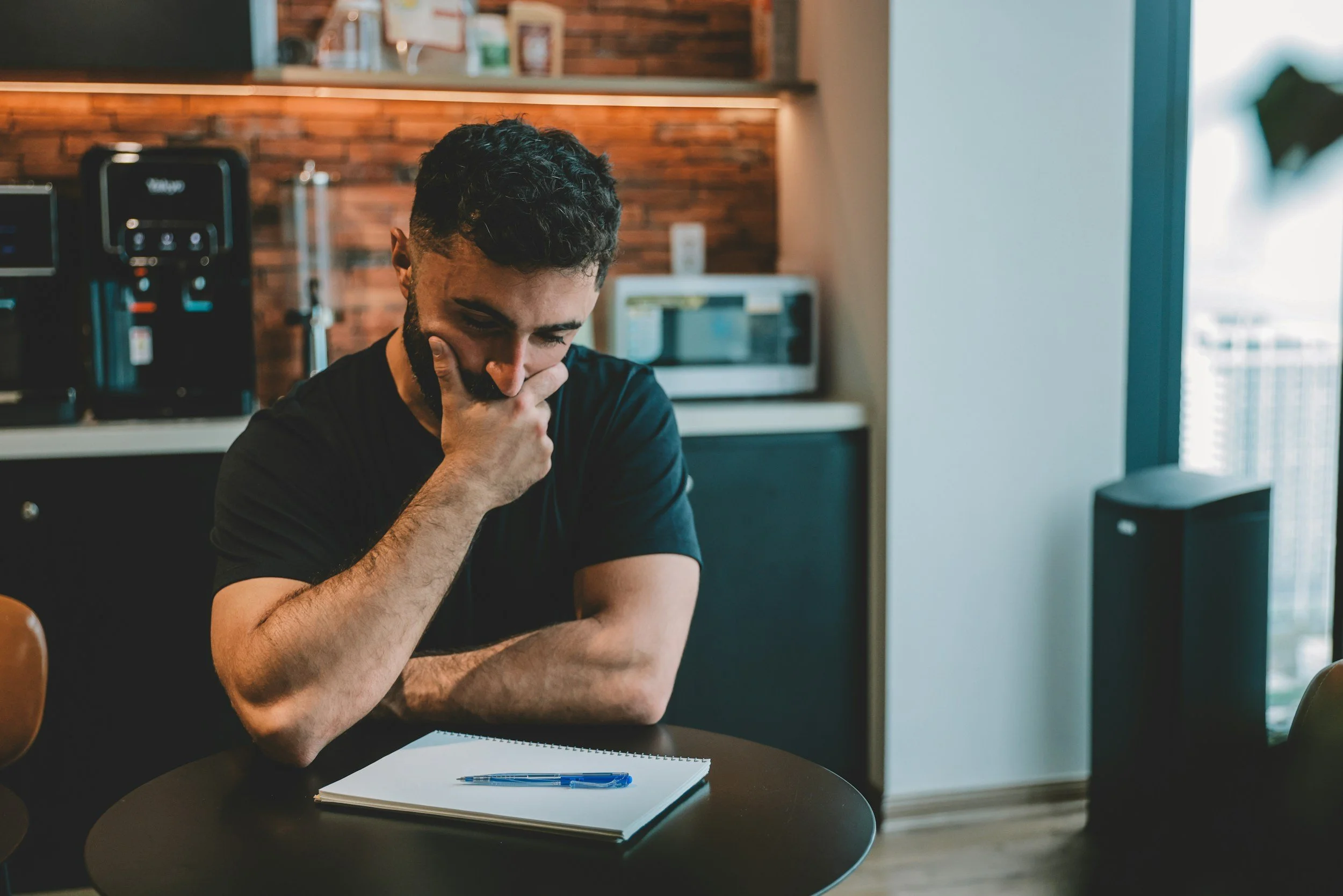 person focusing under pressure performance psychology