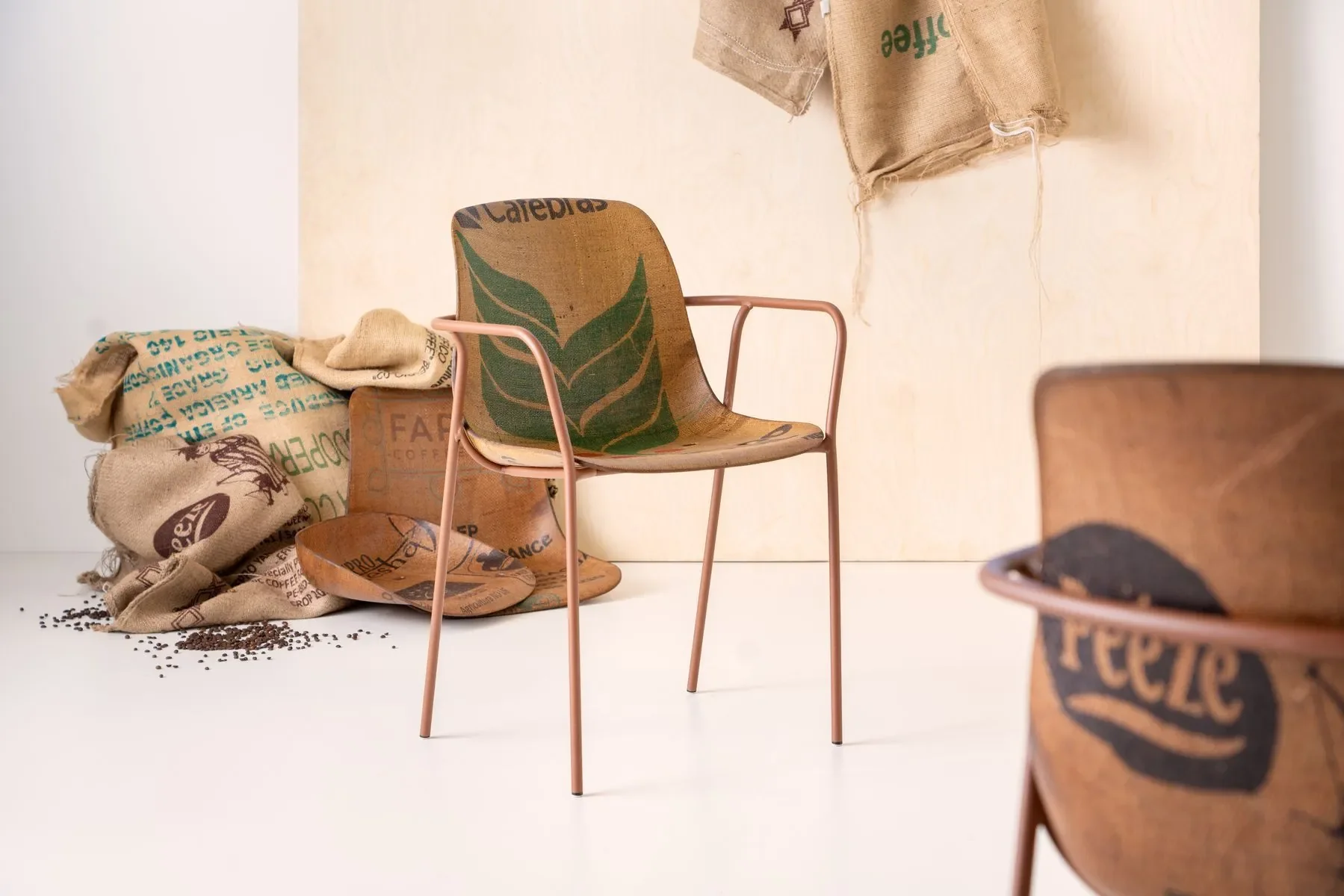 Stoel van gerecycled materiaal